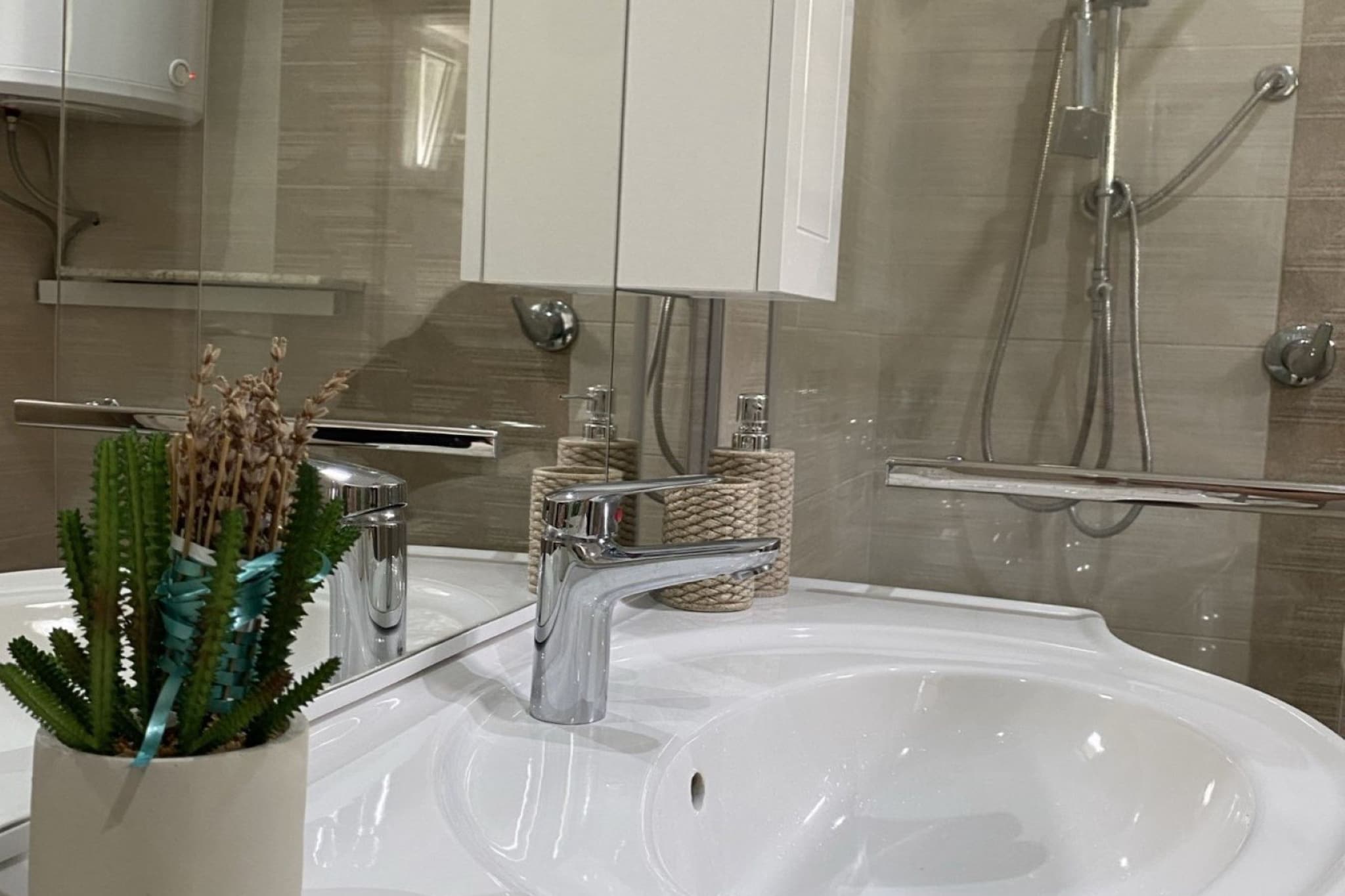 Luxury Lovran Apartments with Swimming Pool - Standard One Bedroom Apartment-Bathroom