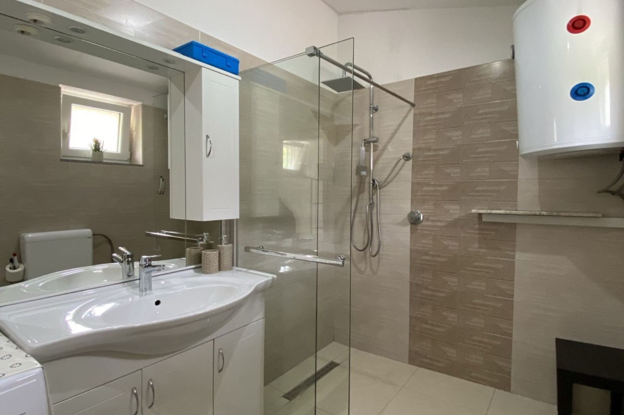 Luxury Lovran Apartments with Swimming Pool - Standard One Bedroom Apartment-Bathroom