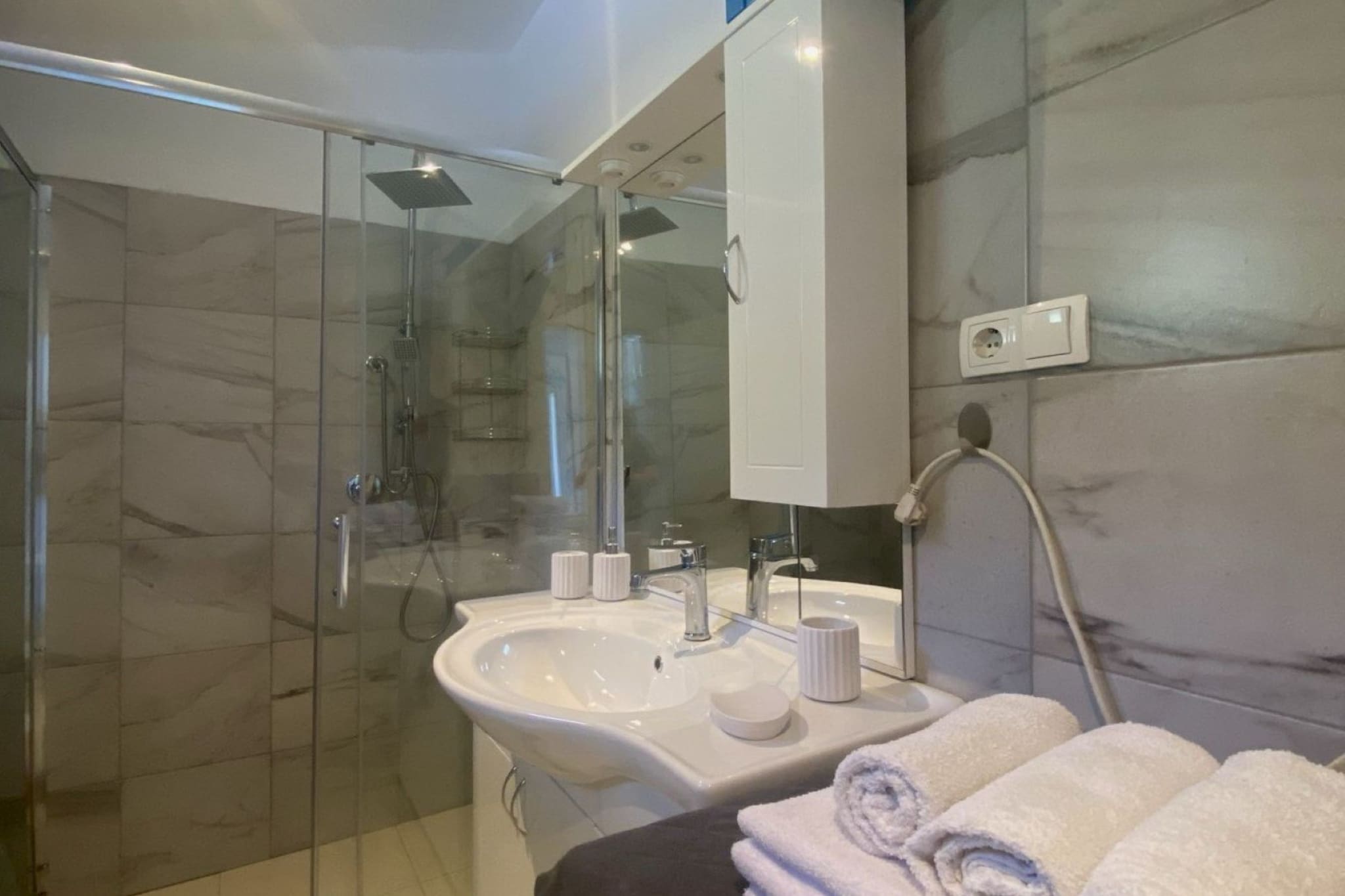 Luxury Lovran Apartments with Swimming Pool - Classic One Bedroom Apartment-Bathroom