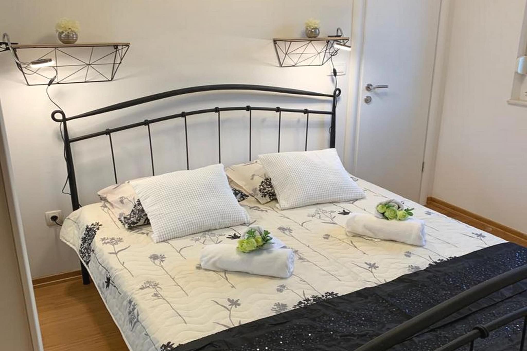 Luxury Apartment Okrug Gornji with Sea View and Pool - Three Bedroom Apartment with Sea View and Pool-Bedroom