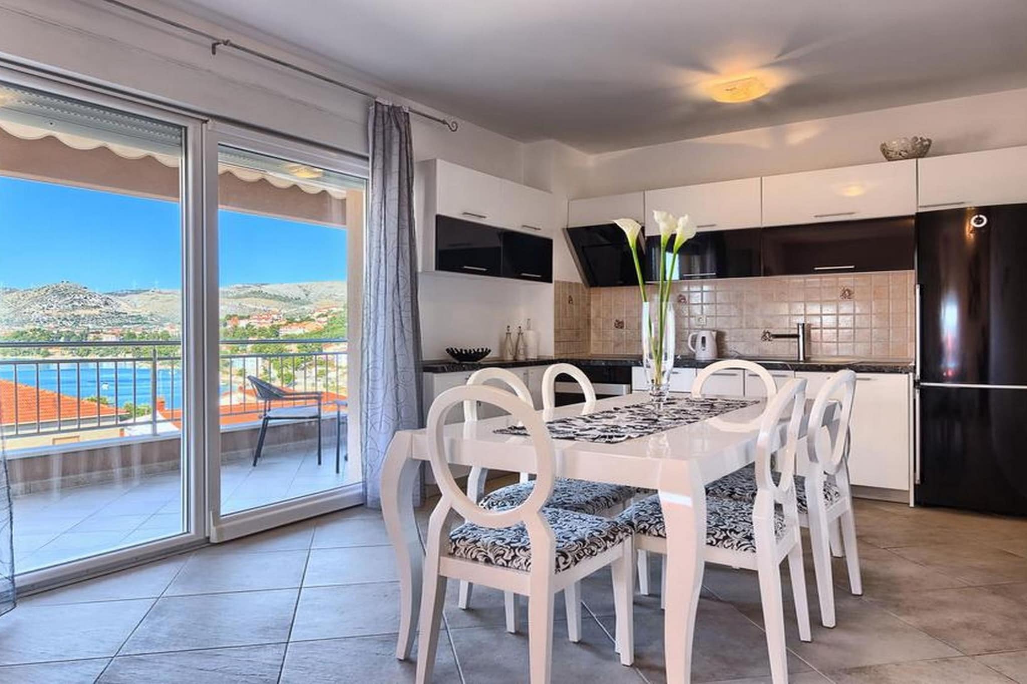 Luxury Apartment Okrug Gornji with Sea View and Pool - Three Bedroom Apartment with Sea View and Pool-Kitchen