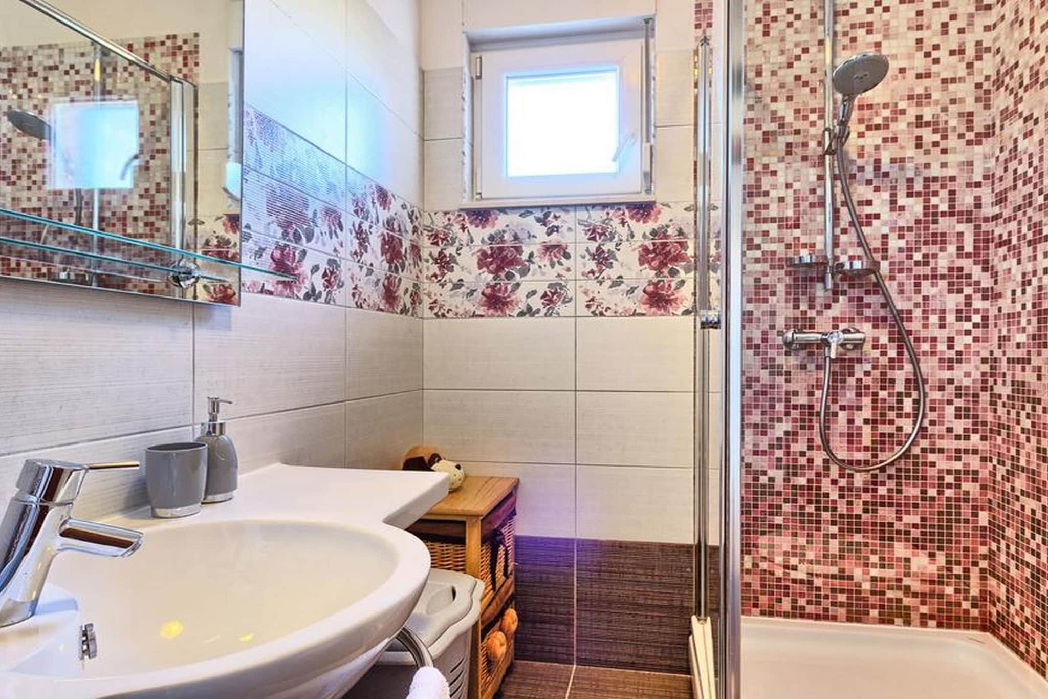 Luxury Apartment Okrug Gornji with Sea View and Pool - Three Bedroom Apartment with Sea View and Pool-Bathroom