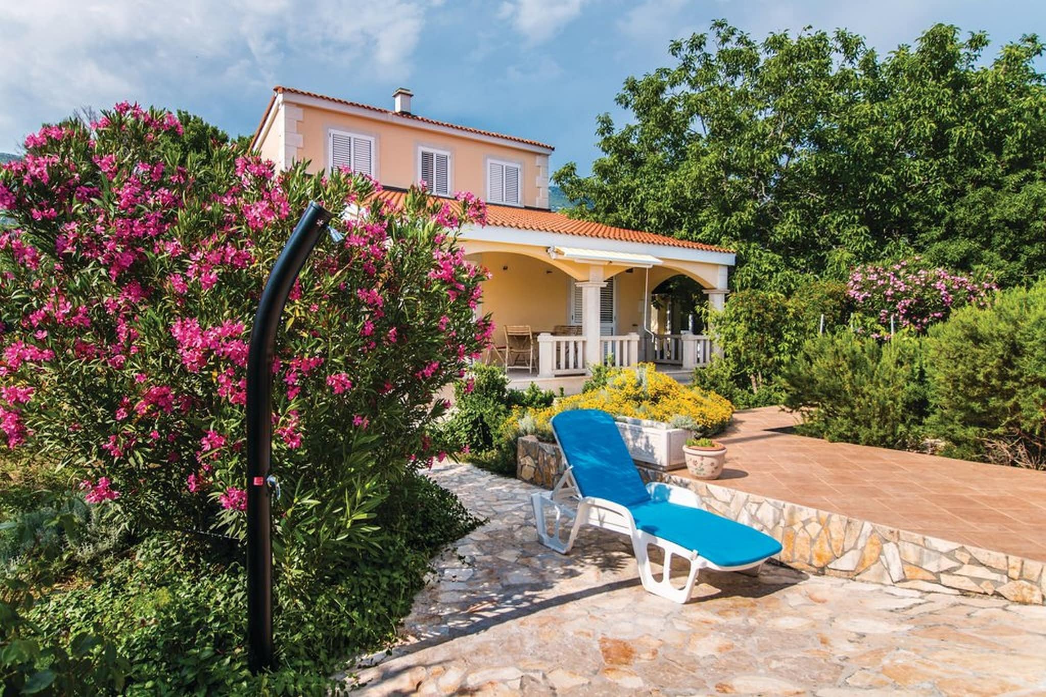 Picturesque Escape Holiday Home with Pool and Sauna - Four Bedroom Holiday Home with Sauna and Pool-Outdoor