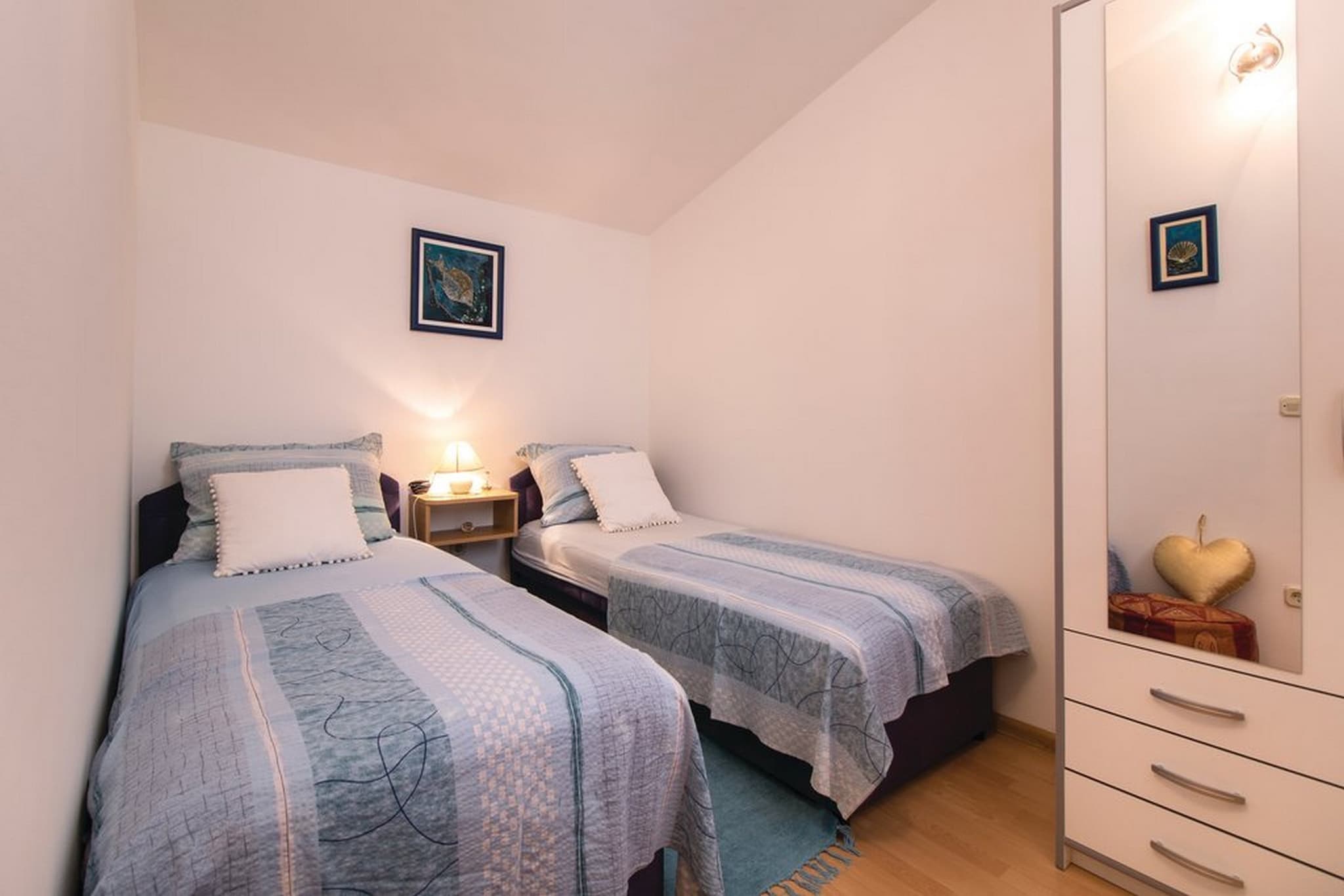 Picturesque Escape Holiday Home with Pool and Sauna - Four Bedroom Holiday Home with Sauna and Pool-Bedroom