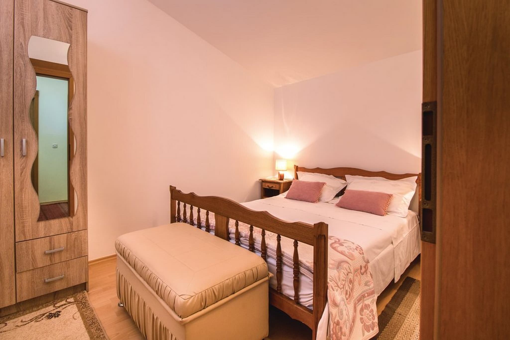 Picturesque Escape Holiday Home with Pool and Sauna - Four Bedroom Holiday Home with Sauna and Pool-Bedroom