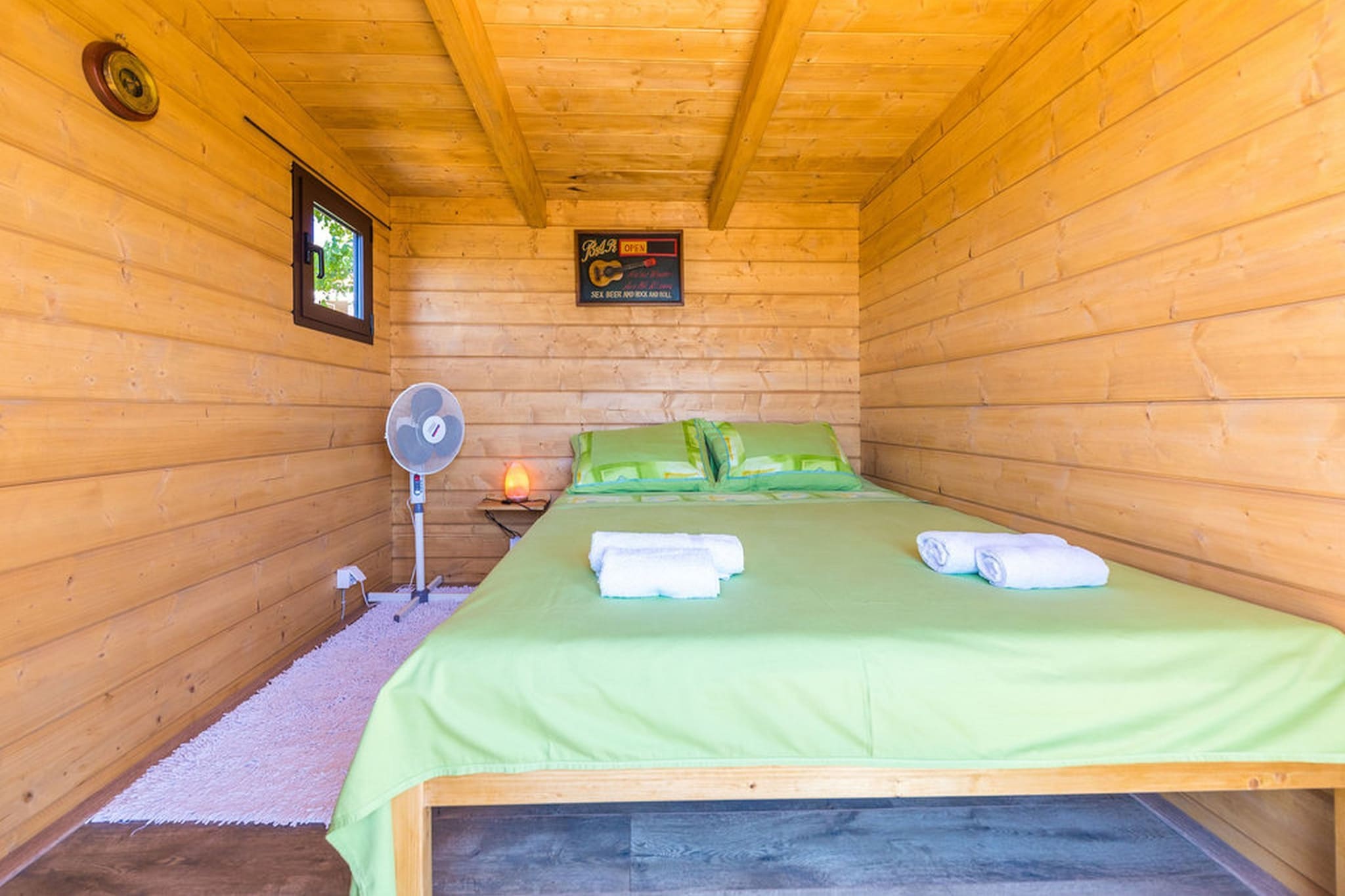 Picturesque Escape Holiday Home with Pool and Sauna - Four Bedroom Holiday Home with Sauna and Pool-Bedroom