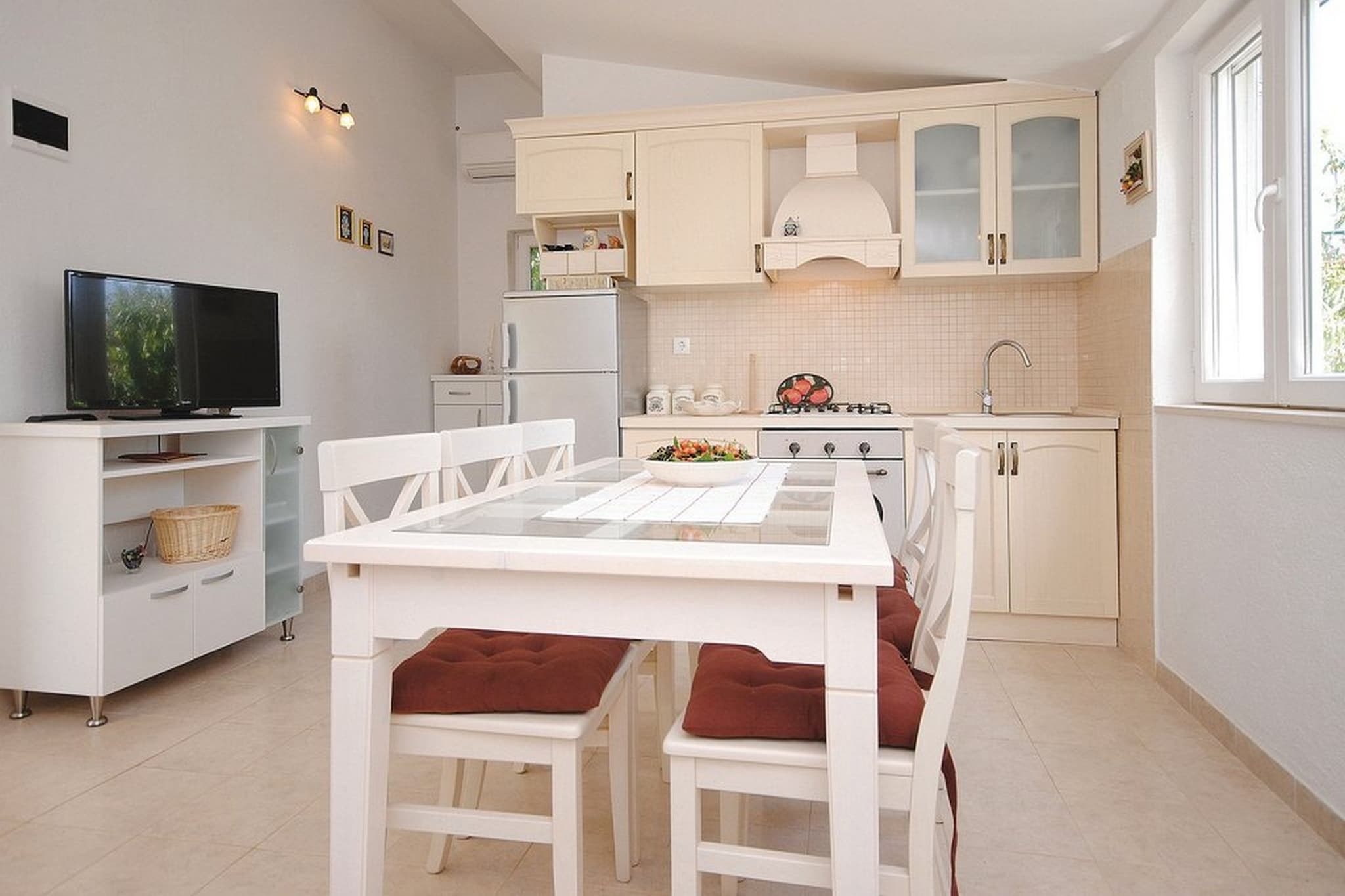 Picturesque Escape Holiday Home with Pool and Sauna - Four Bedroom Holiday Home with Sauna and Pool-Bedroom
