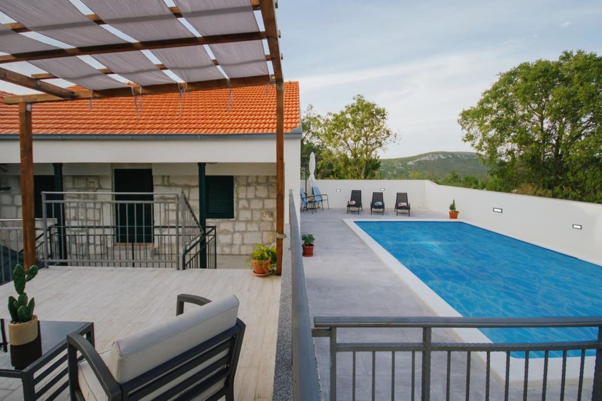 Tranquil Getaway Villa Prapatnica with Pool and Garden - Three  Bedroom Villa with Pool-Outdoor