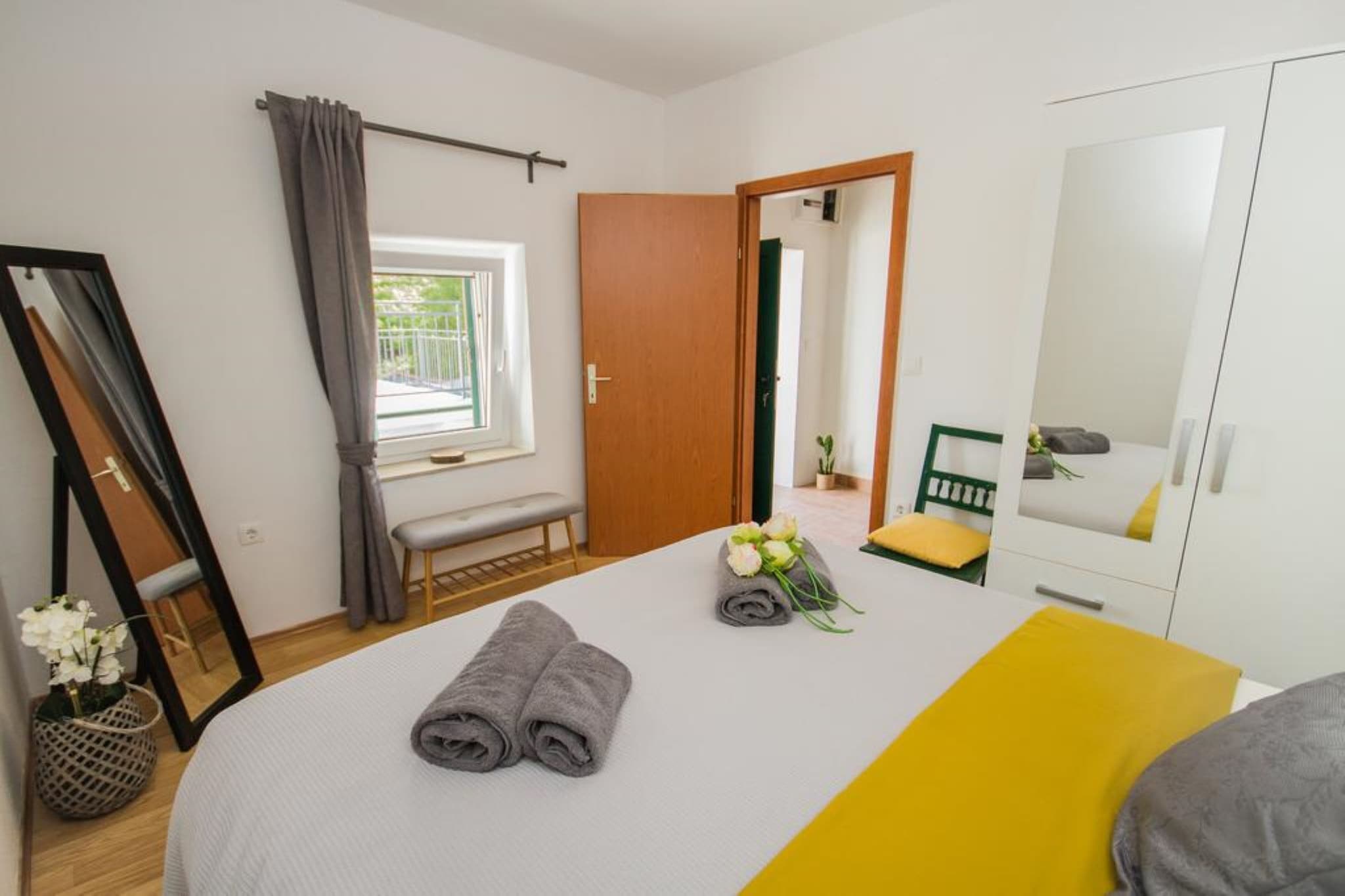 Tranquil Getaway Villa Prapatnica with Pool and Garden - Three  Bedroom Villa with Pool-Bedroom