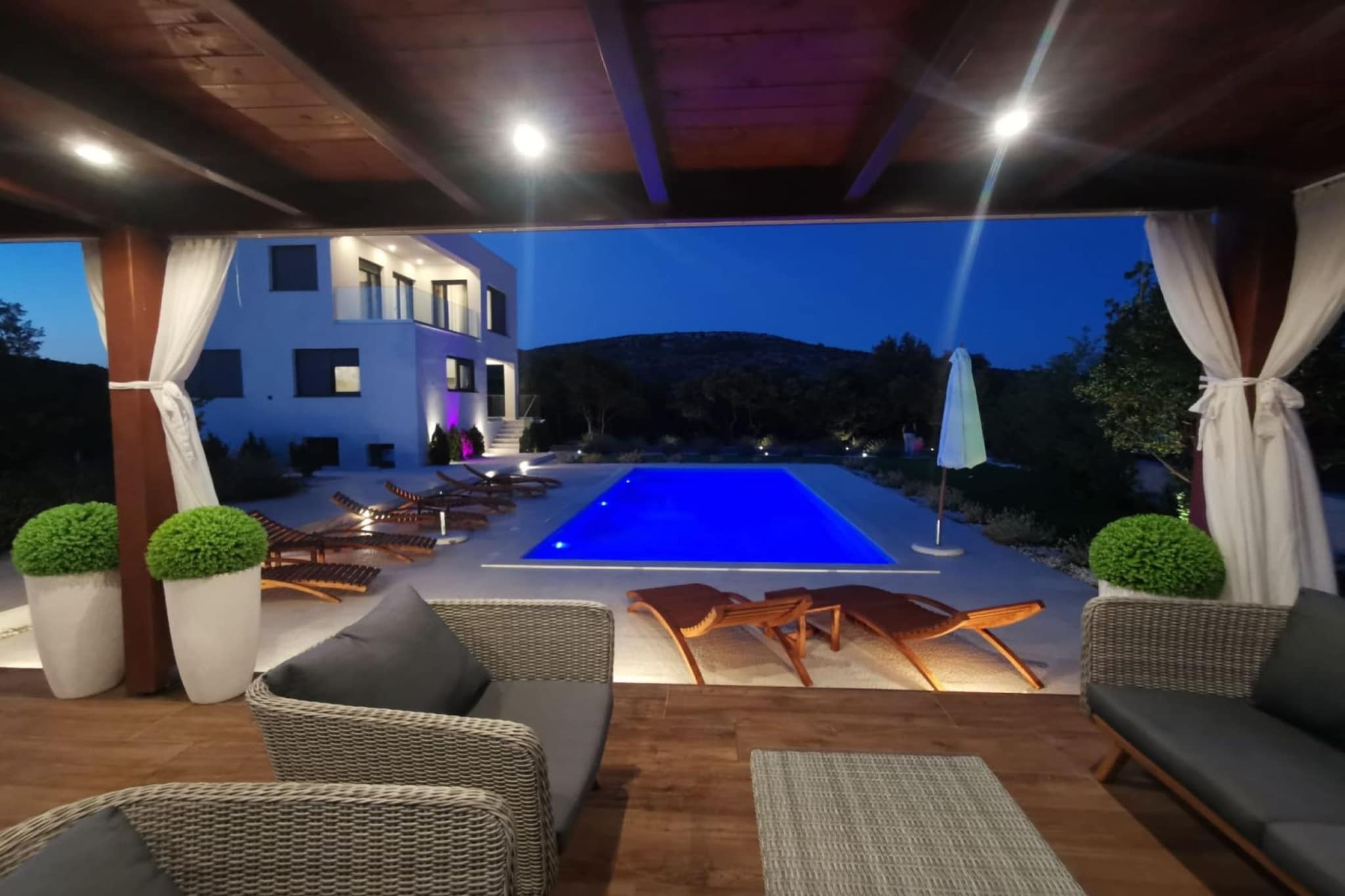 Four Bedroom Villa-Pool