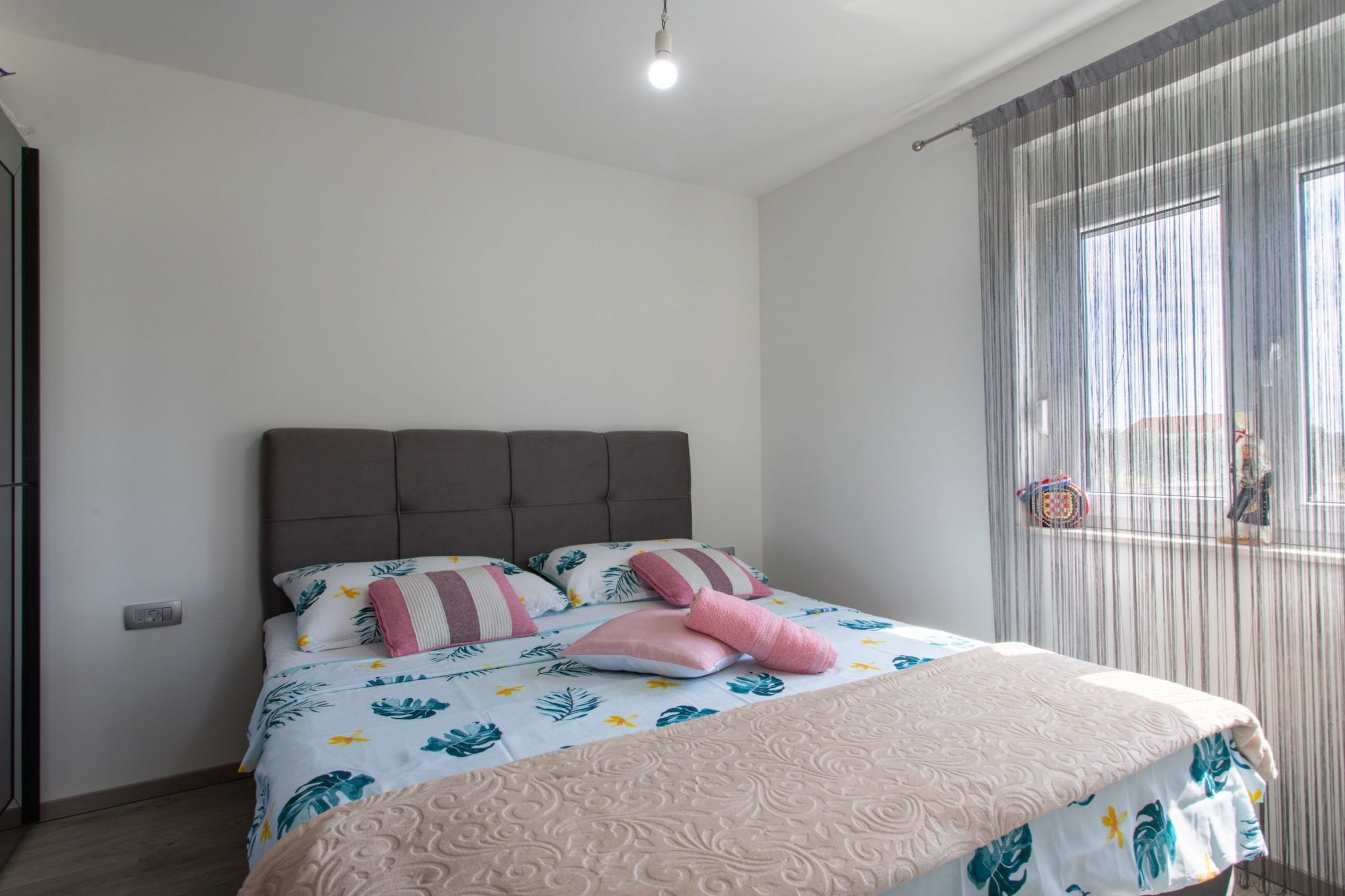 Trendy and Chic Apartment with Terrace and Private Garden - One Bedroom Apartment-Chambre