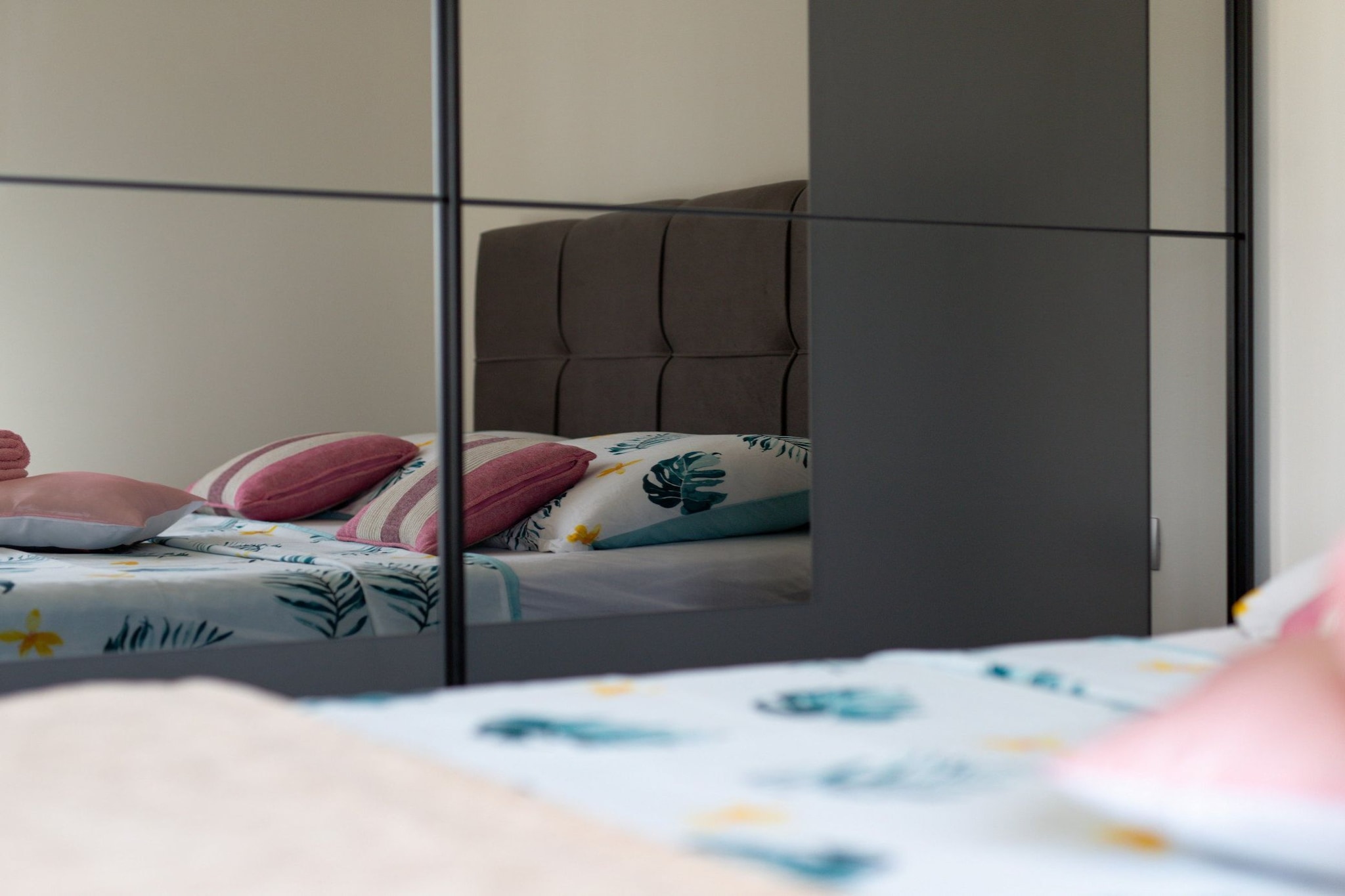 Trendy and Chic Apartment with Terrace and Private Garden - One Bedroom Apartment-Chambre