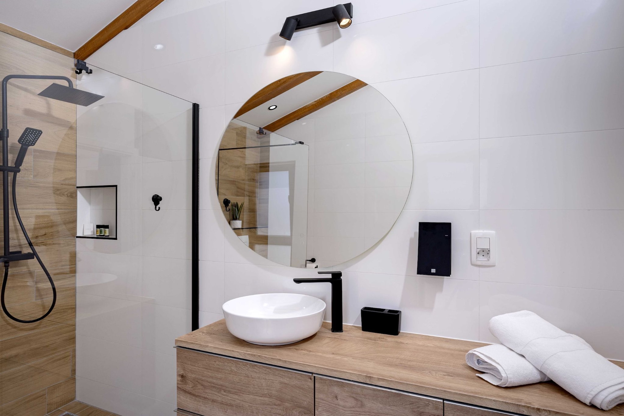Sunlit Shores Beach Villa with Pool, Gym and Sauna - Three Bedroom Villa with Pool-Bathroom