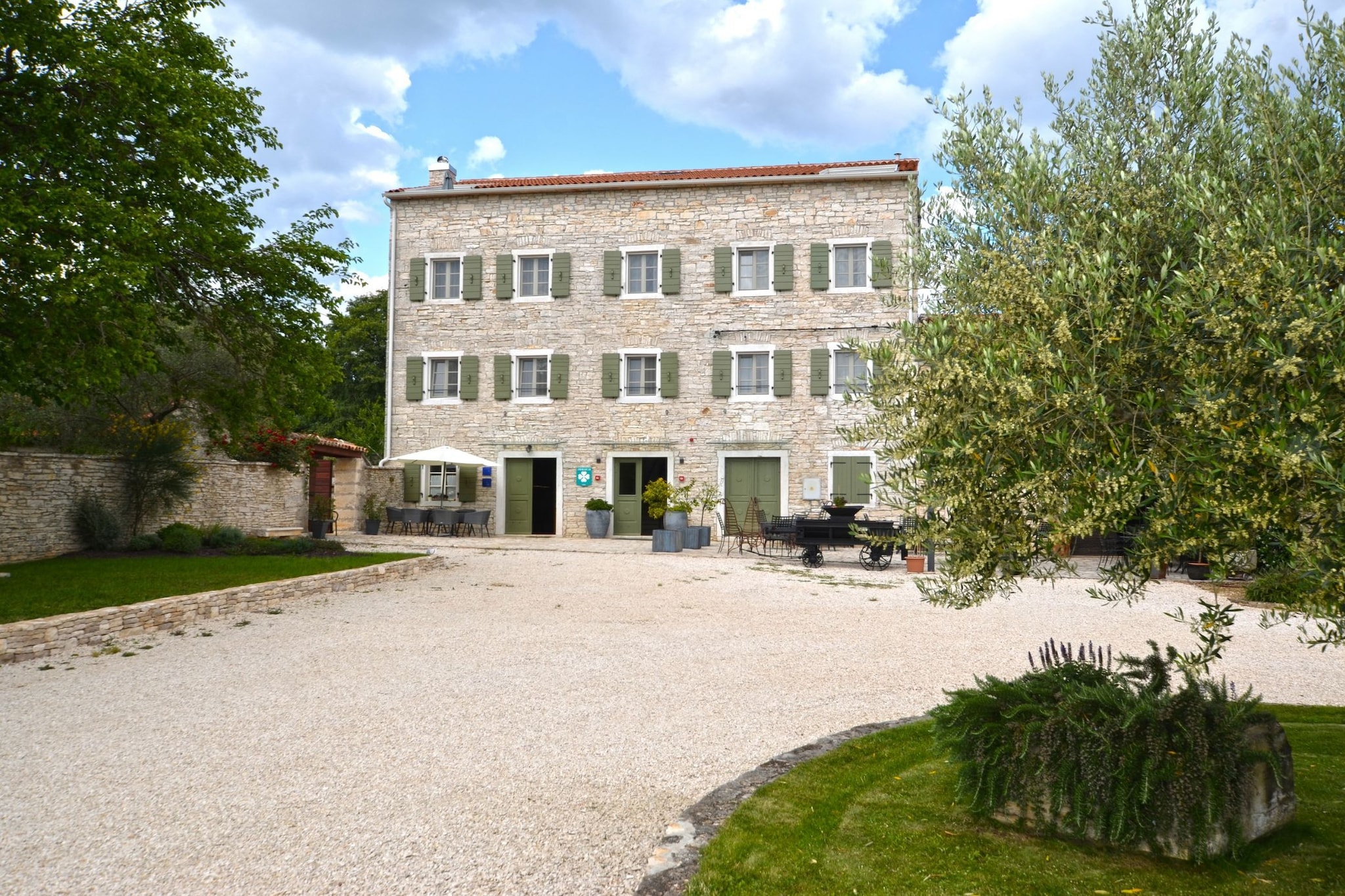 Tranquil Getaway with Shared Pool in Bale - One Bedroom Apartment-Außenbereich