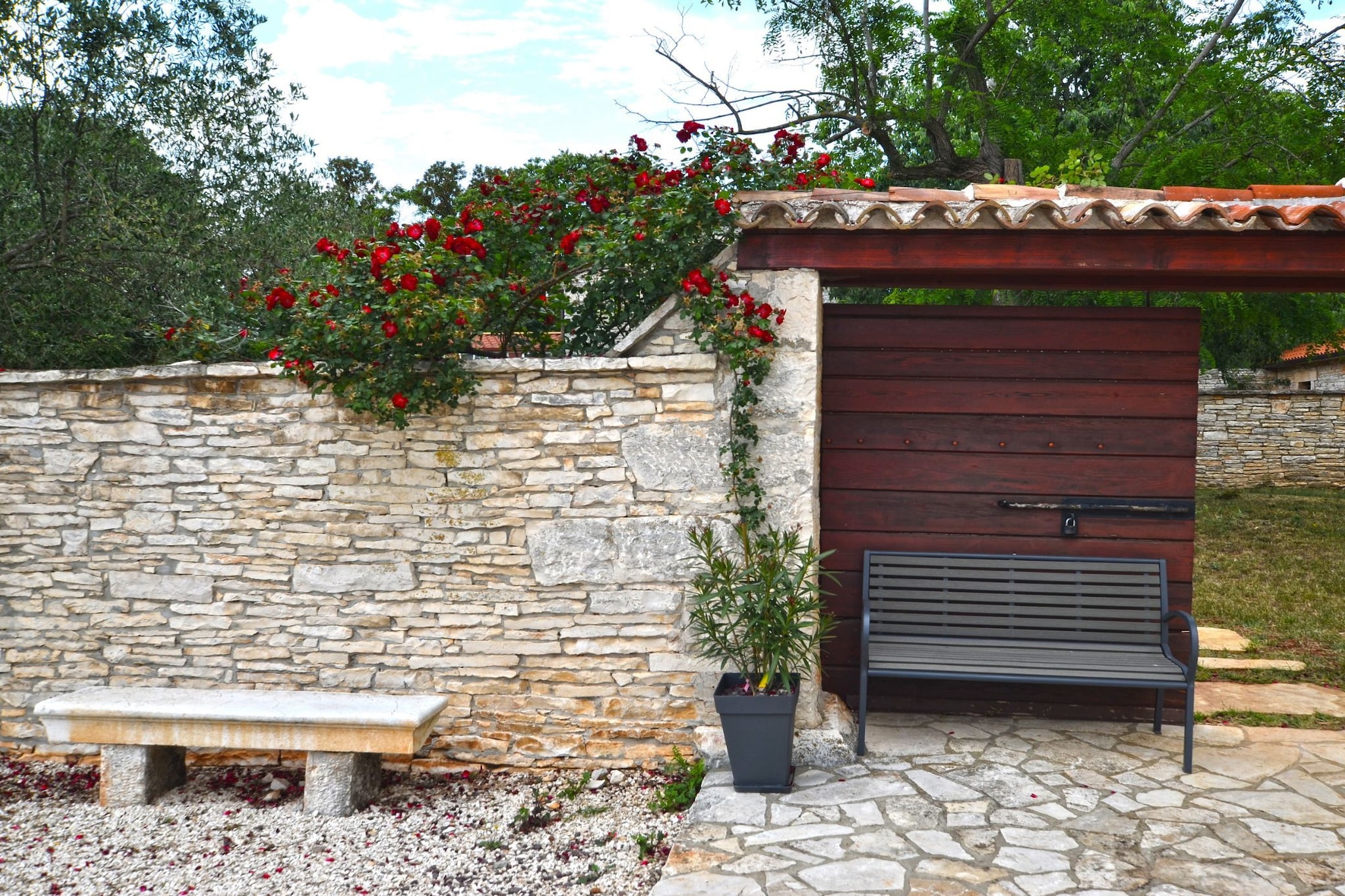 Tranquil Getaway with Shared Pool in Bale - One Bedroom Apartment-Außenbereich