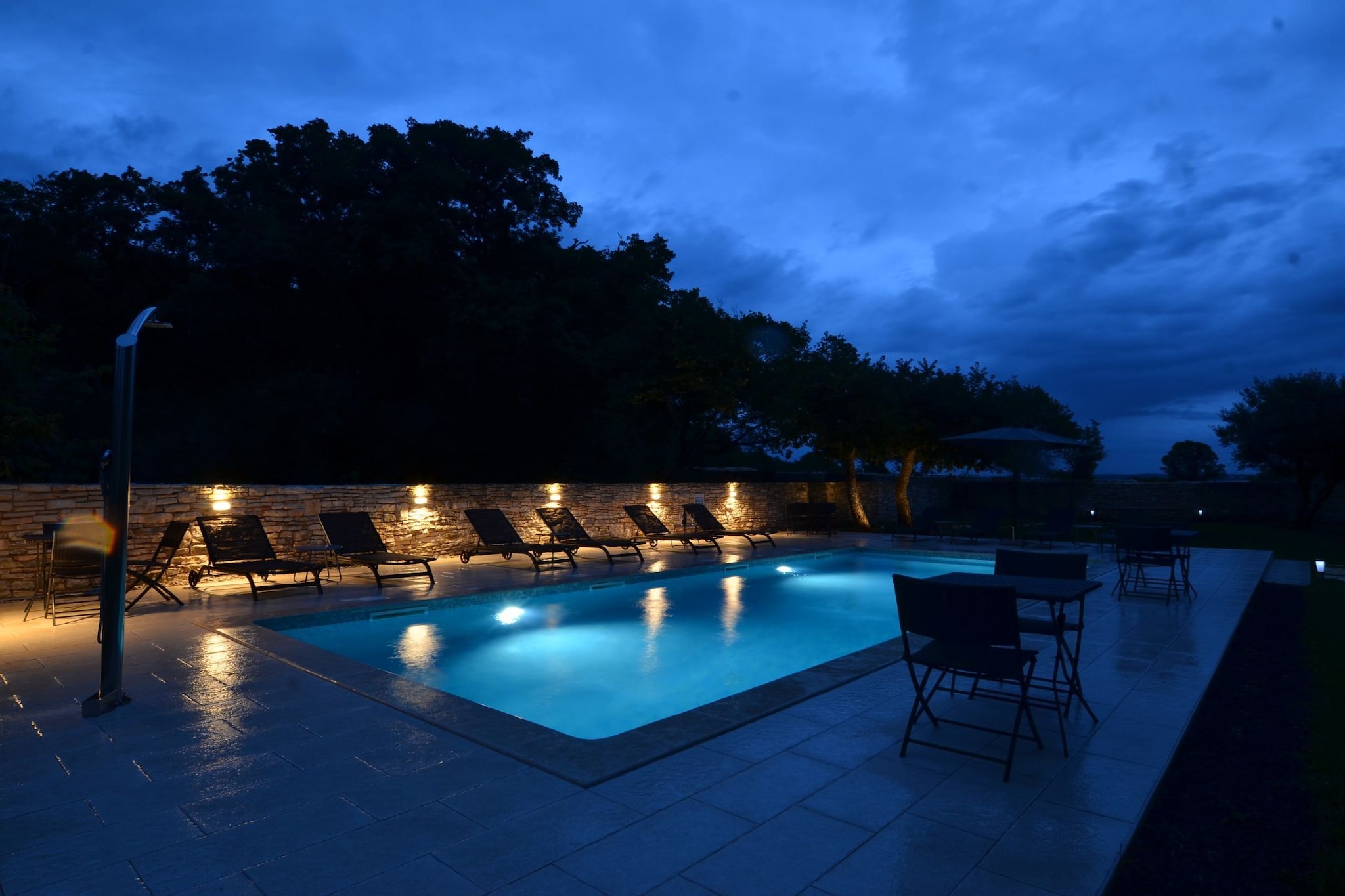 Tranquil Getaway with Shared Pool in Bale - One Bedroom Apartment-Schwimmbad