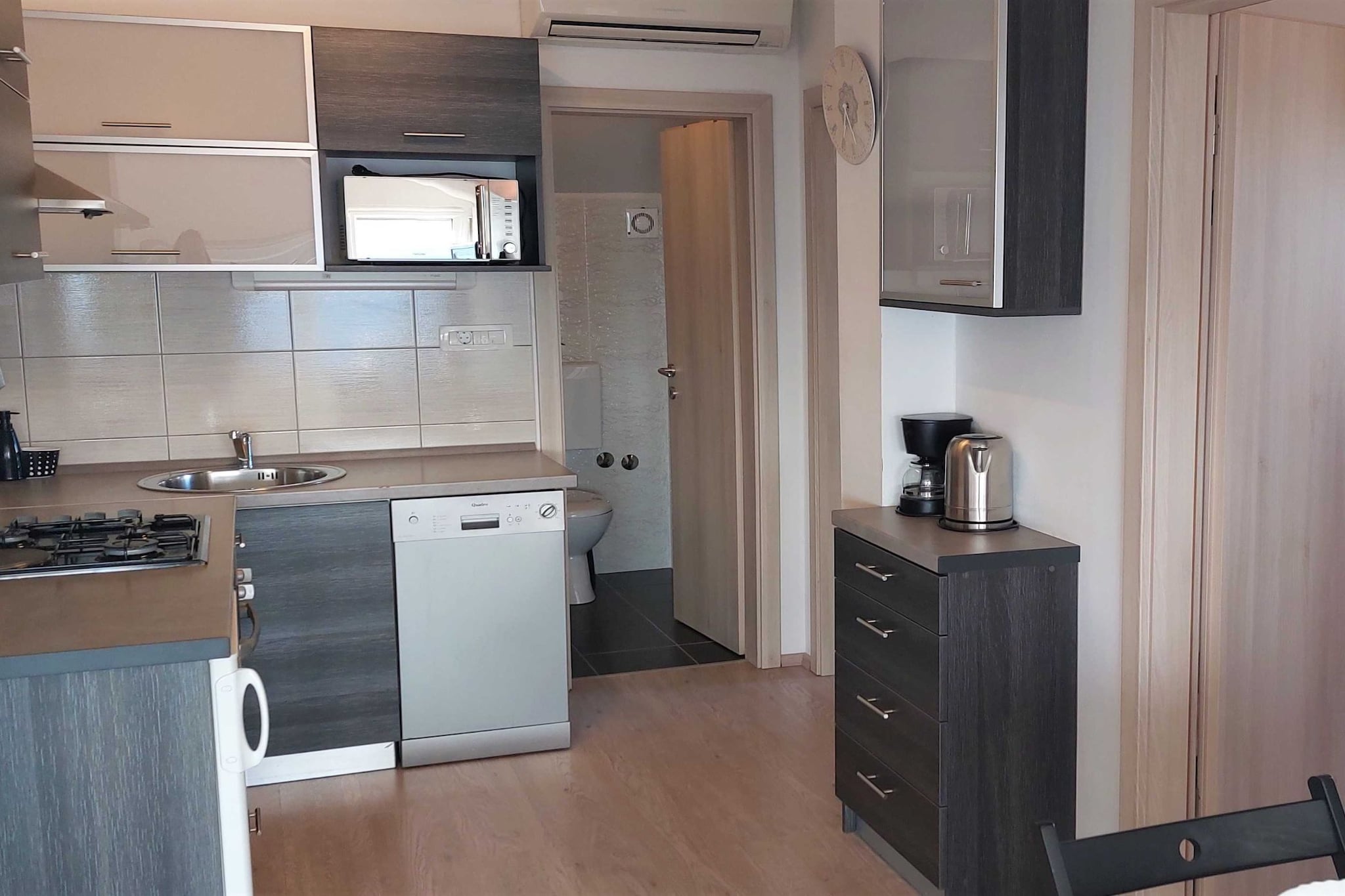 Classy Sea View Crikvenica Apartments - Two Bedroom Apartment with Sea View (owner Matija veliki)-Kitchen