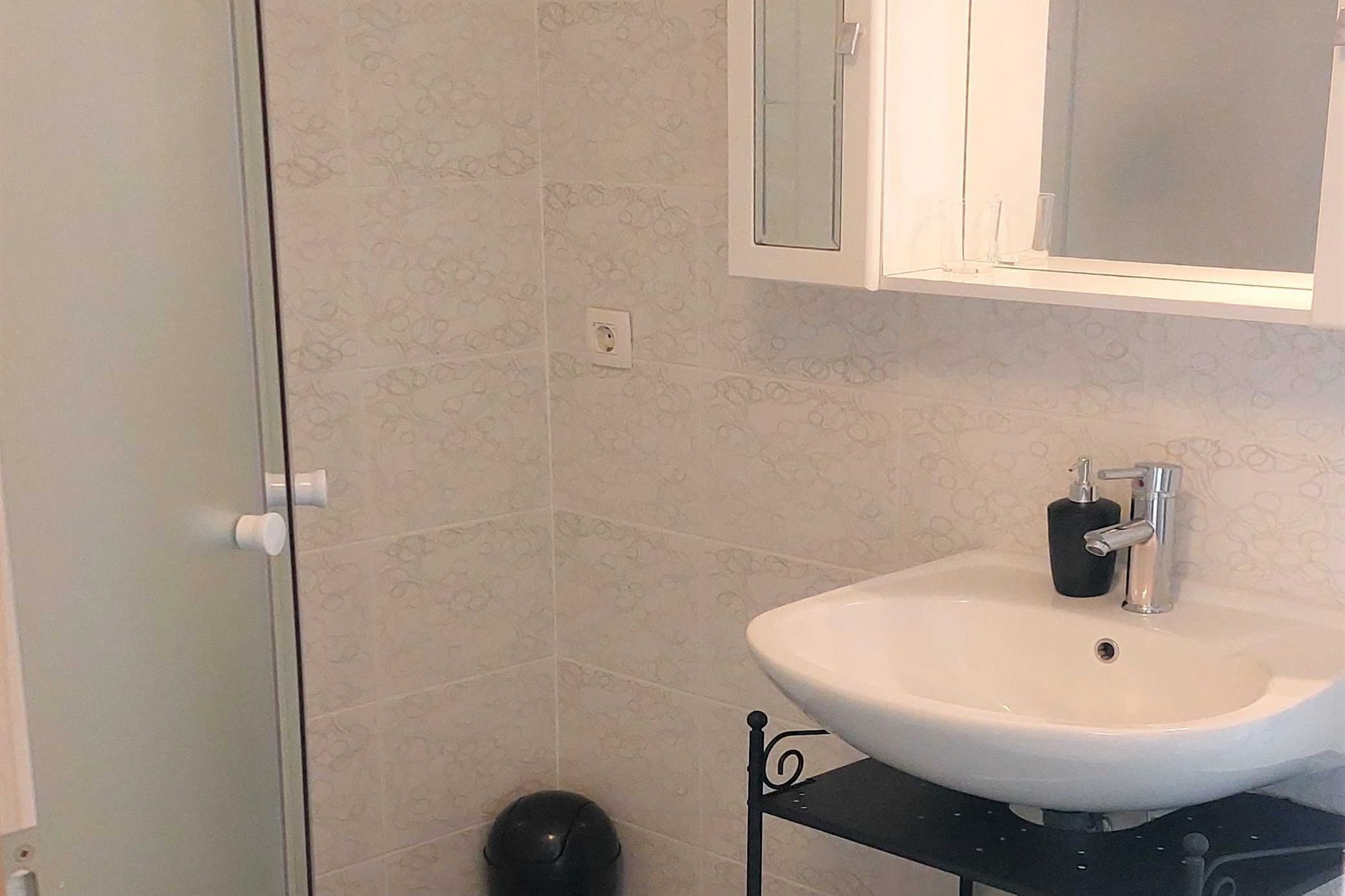 Classy Sea View Crikvenica Apartments - Two Bedroom Apartment with Sea View (owner Matija veliki)-Bathroom