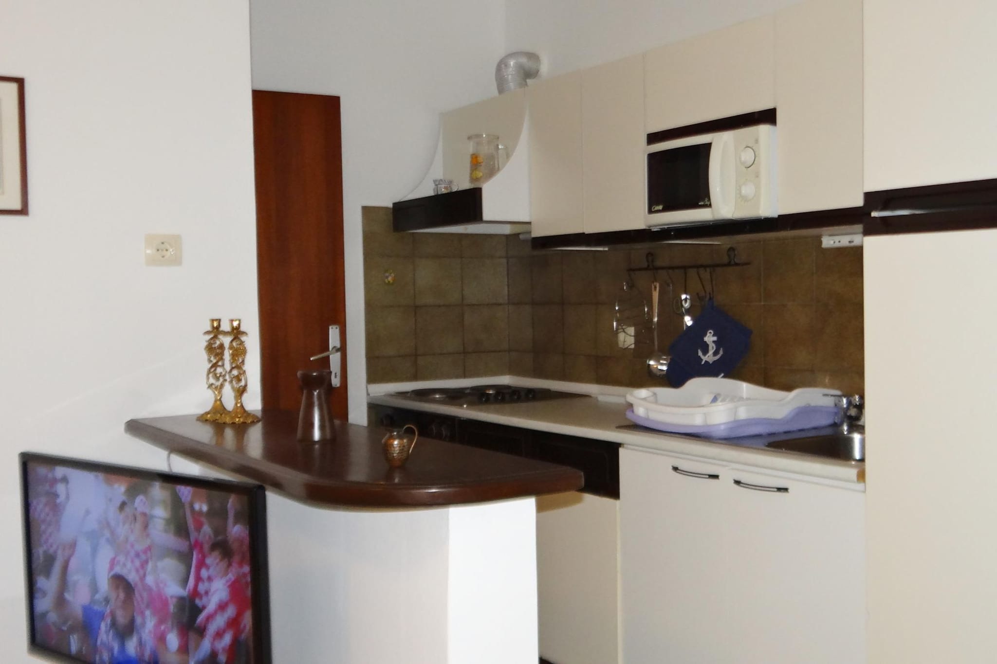 Scenic and Refined Krk Apartment with Terrace - One Bedroom Apartment with Terrace-Keuken