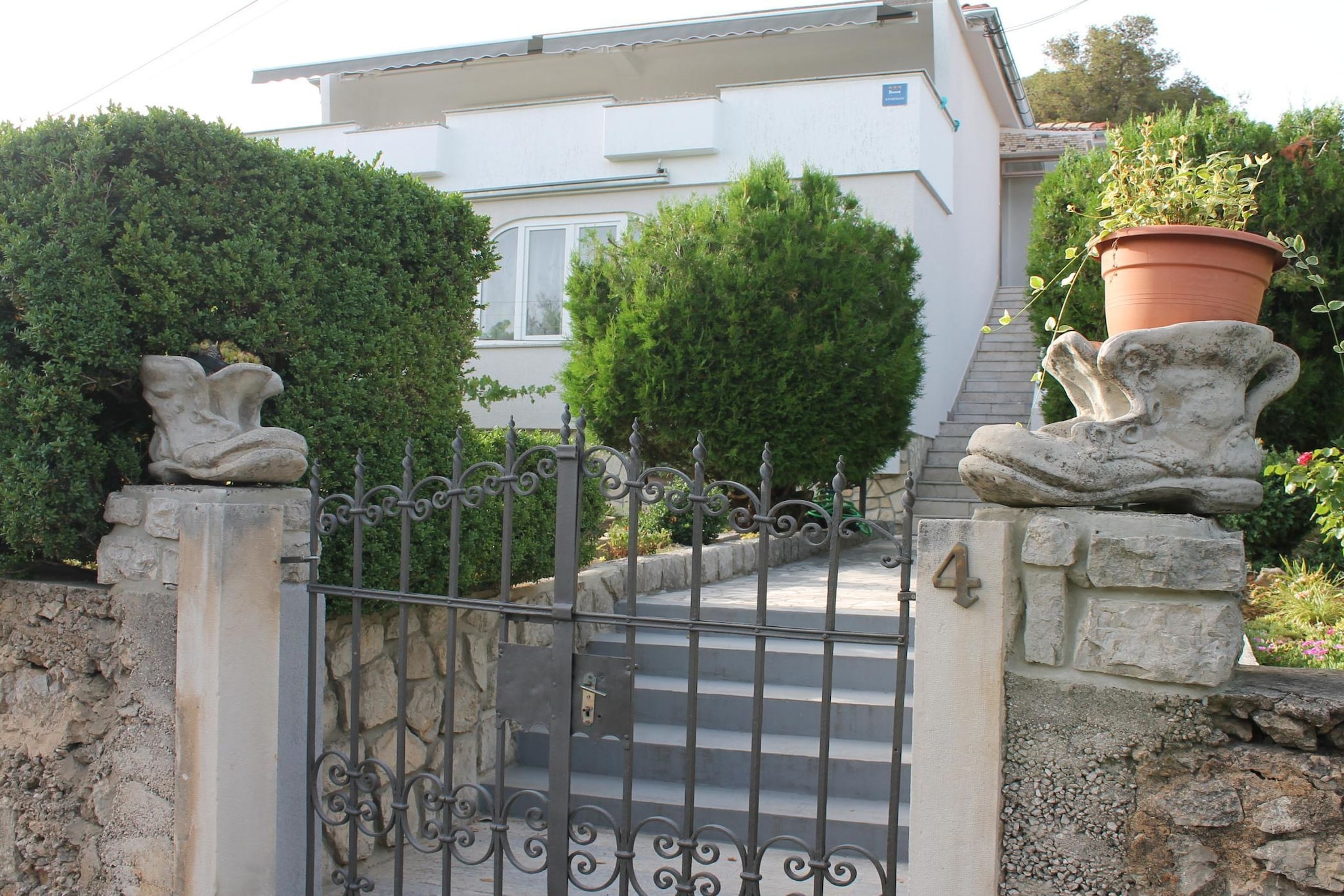 Serene Sea View Krk Apartment with Balcony - Two Bedroom Apartment with Sea View and Balcony-Buitenlucht