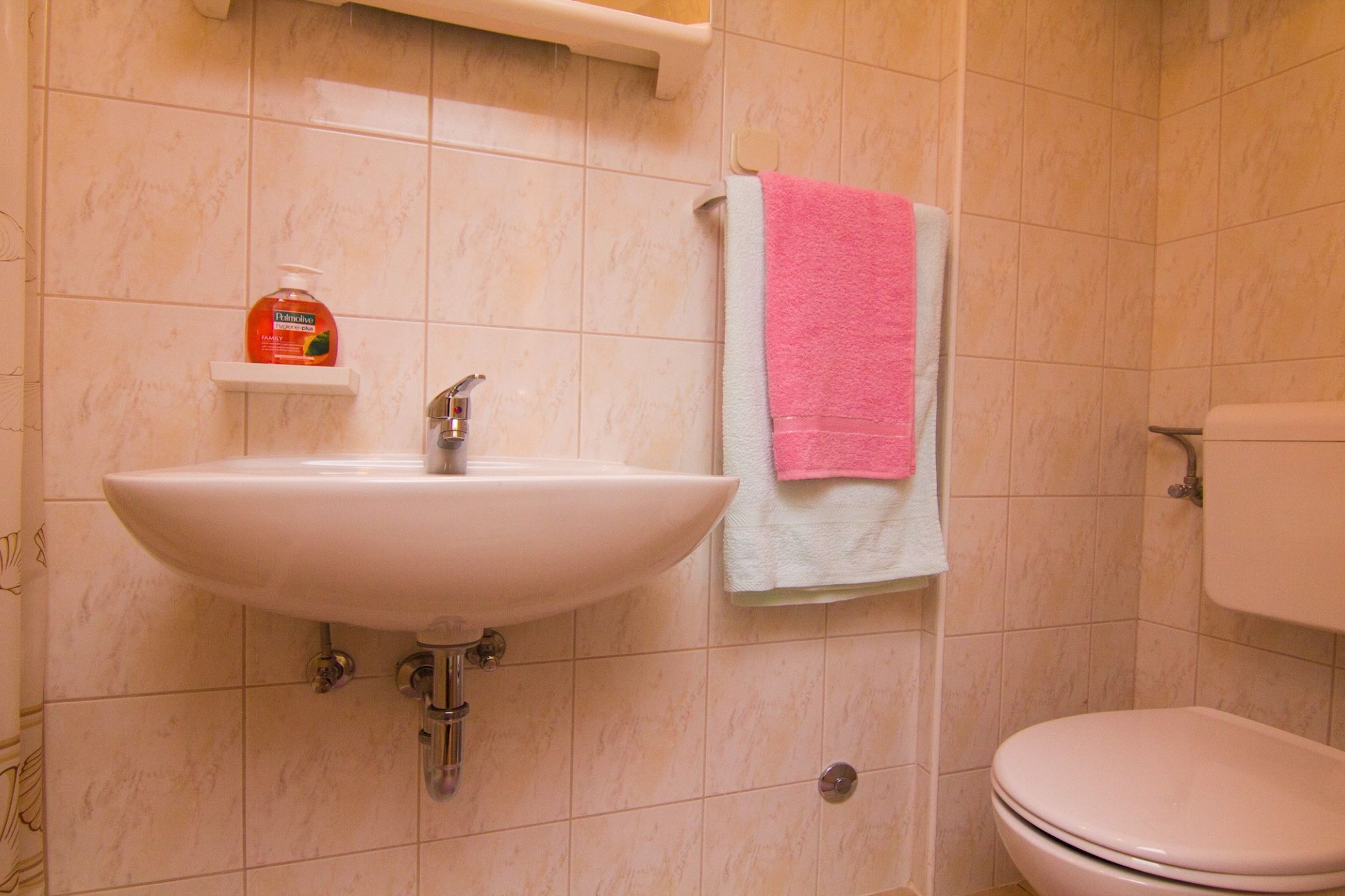 Refined and Timeless Krk Apartment with Terrace - Two Bedroom Apartment with Terrace-Badkamer