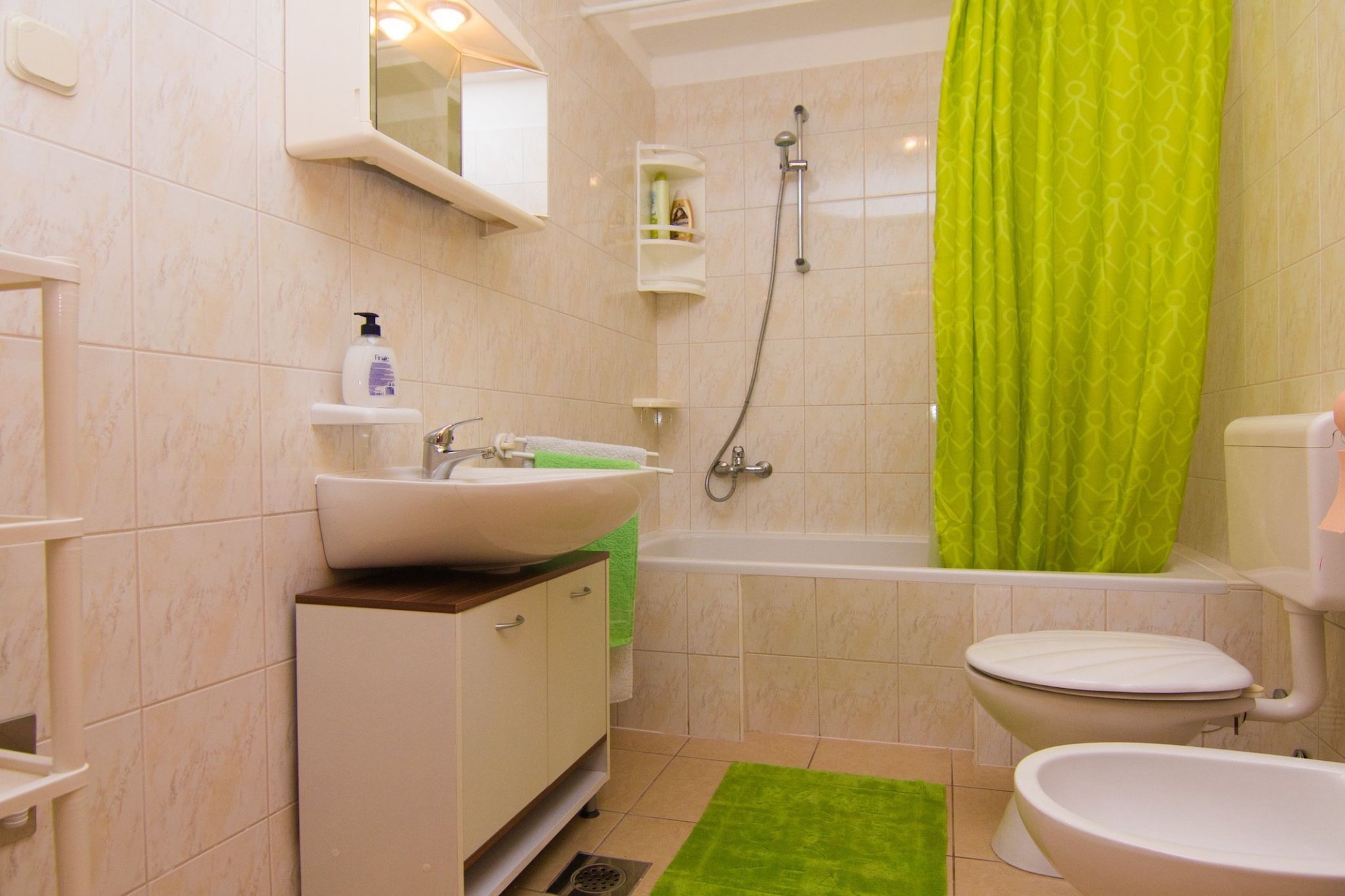 Refined and Timeless Krk Apartment with Terrace - Two Bedroom Apartment with Terrace-Badkamer