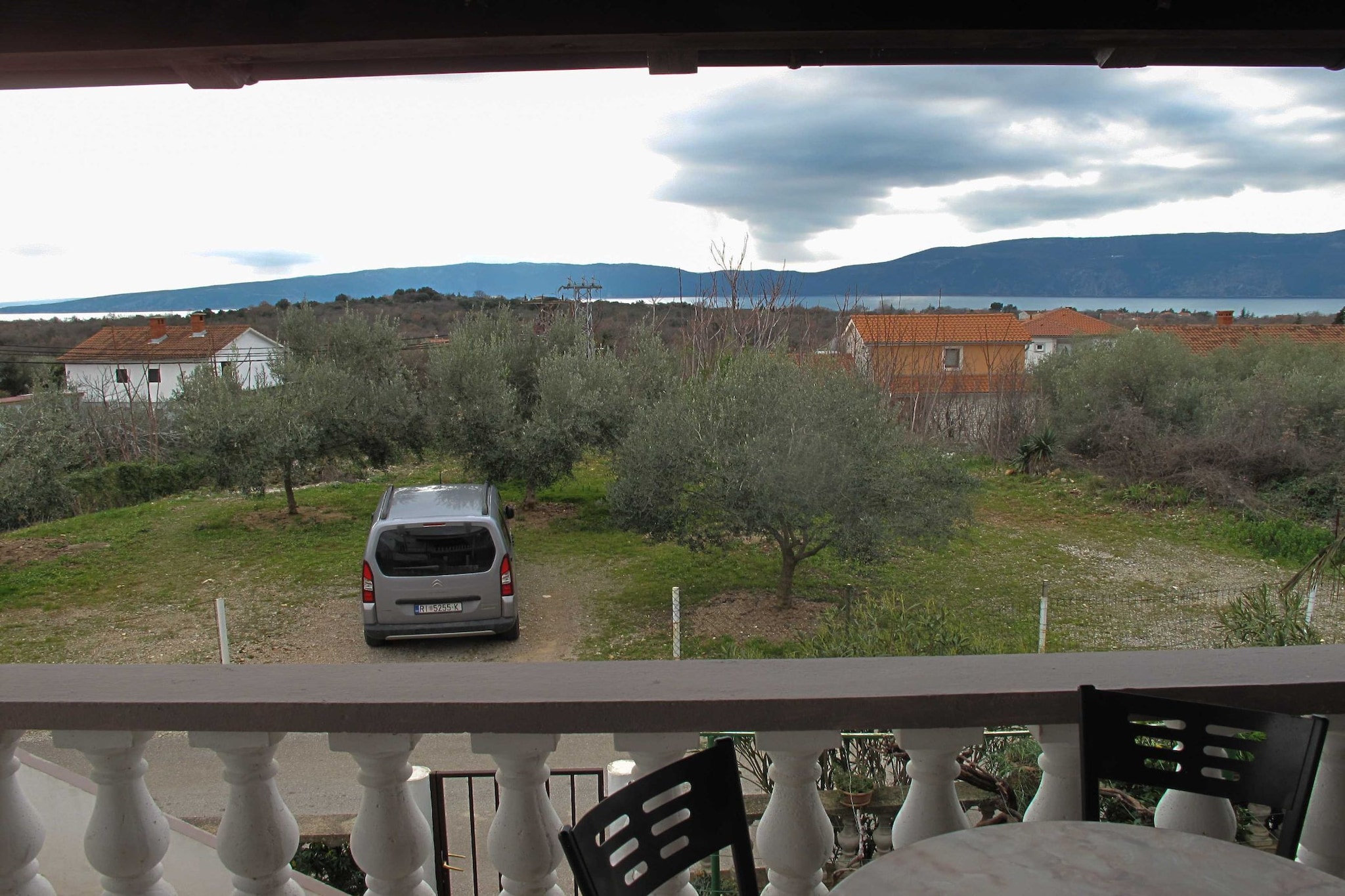 Bright and Modern: Fully Furnished Krk Apartments with Private Parking - One Bedroom Apartment-Extérieur