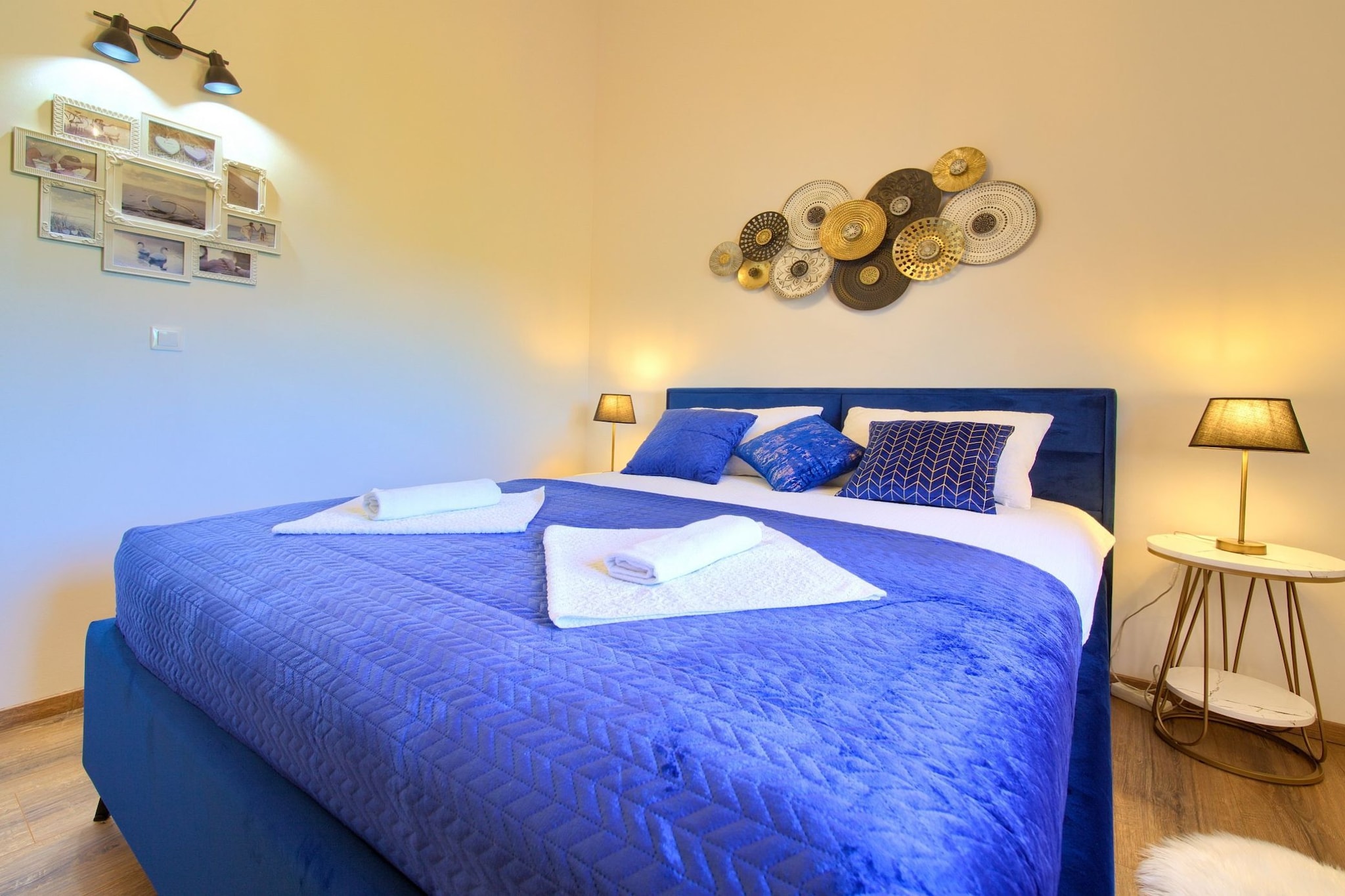 Elegant and Vibrant Apartment with Terrace and Sea View - Two Bedroom Apartment with Terrace and Sea View