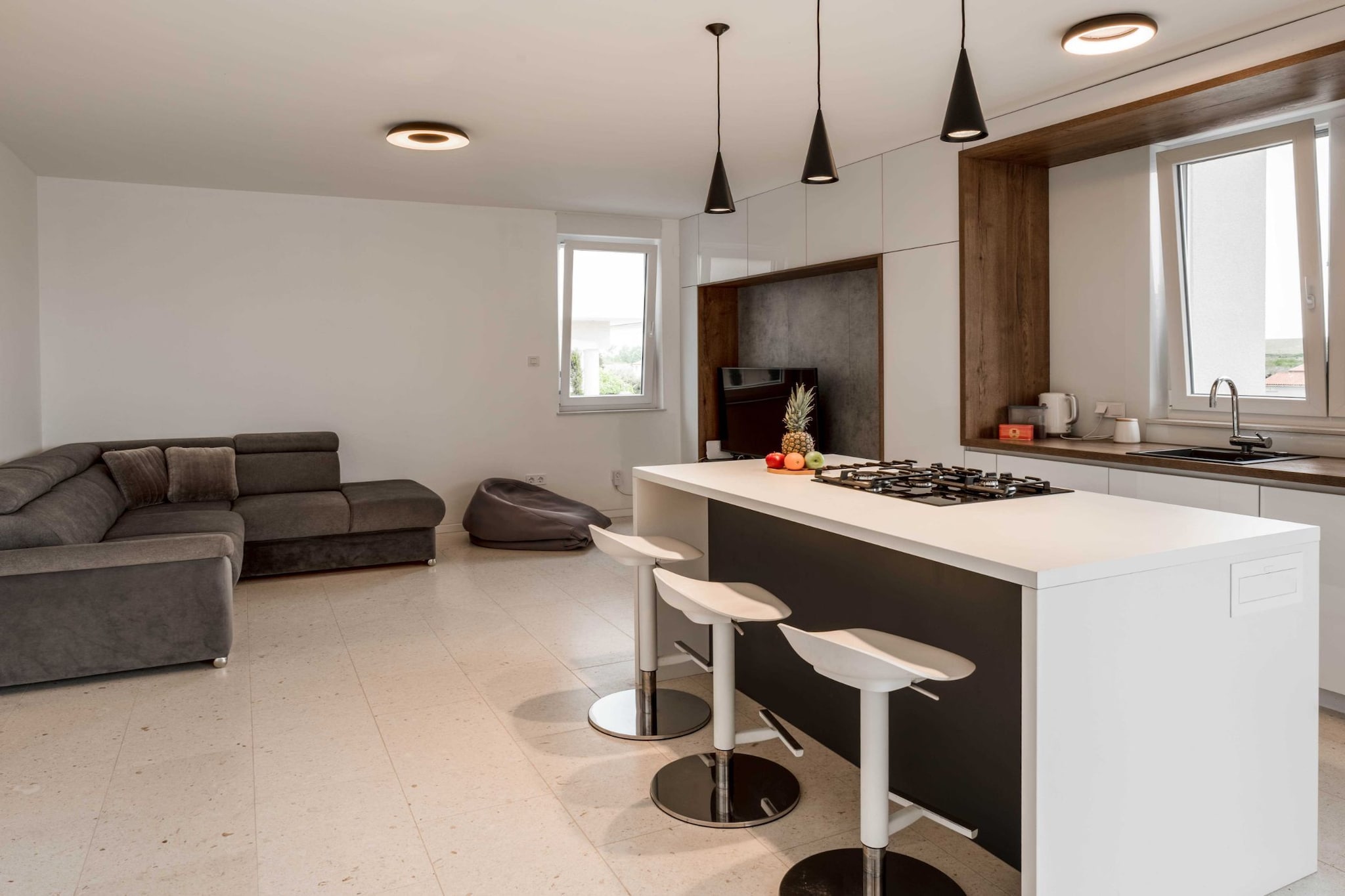 Spacious Povljana Apartment with Sea View and Terrace - Three Bedroom Apartment with Sea View and Balcony