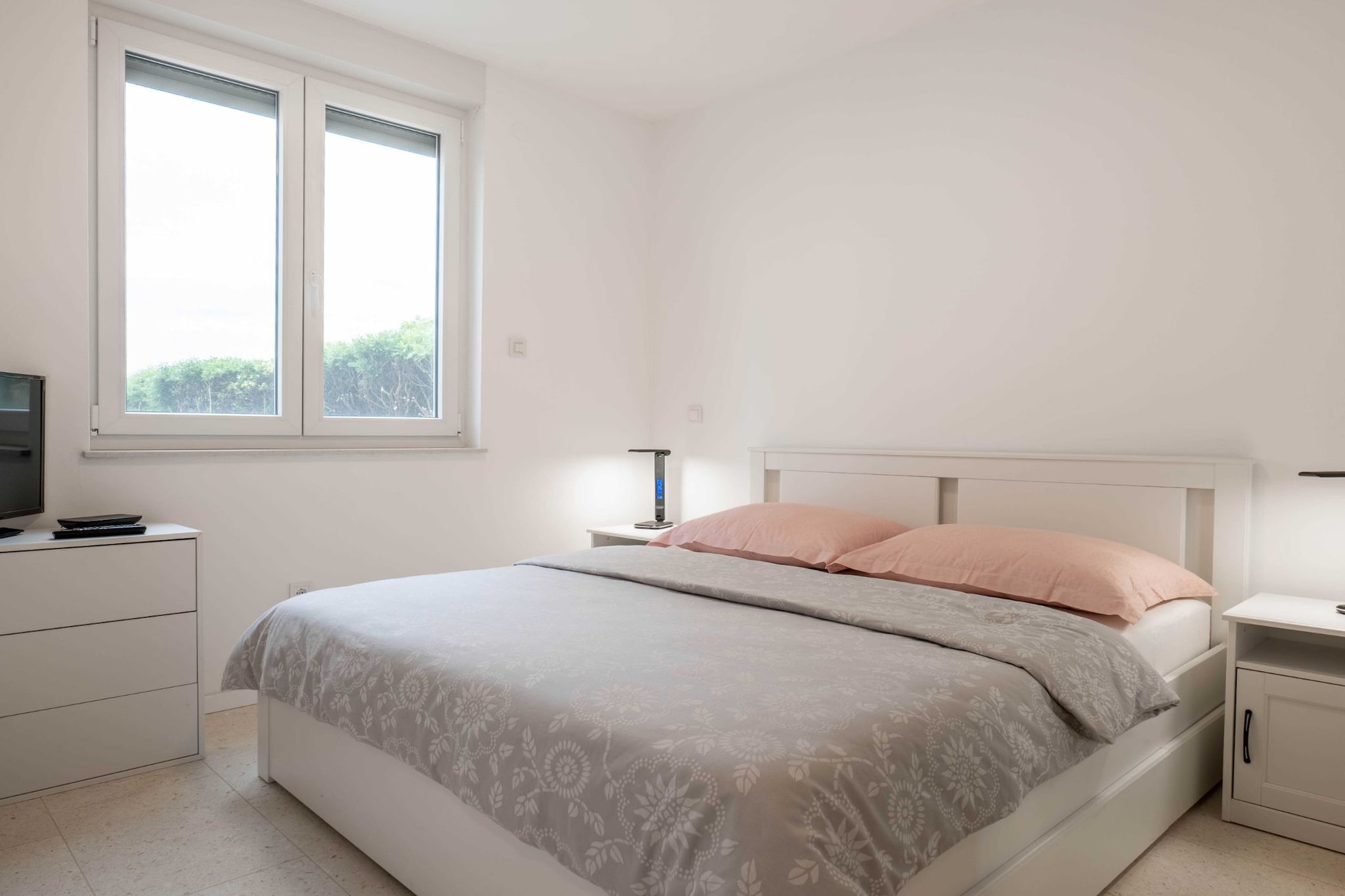 Spacious Povljana Apartment with Sea View and Terrace - Three Bedroom Apartment with Sea View and Balcony