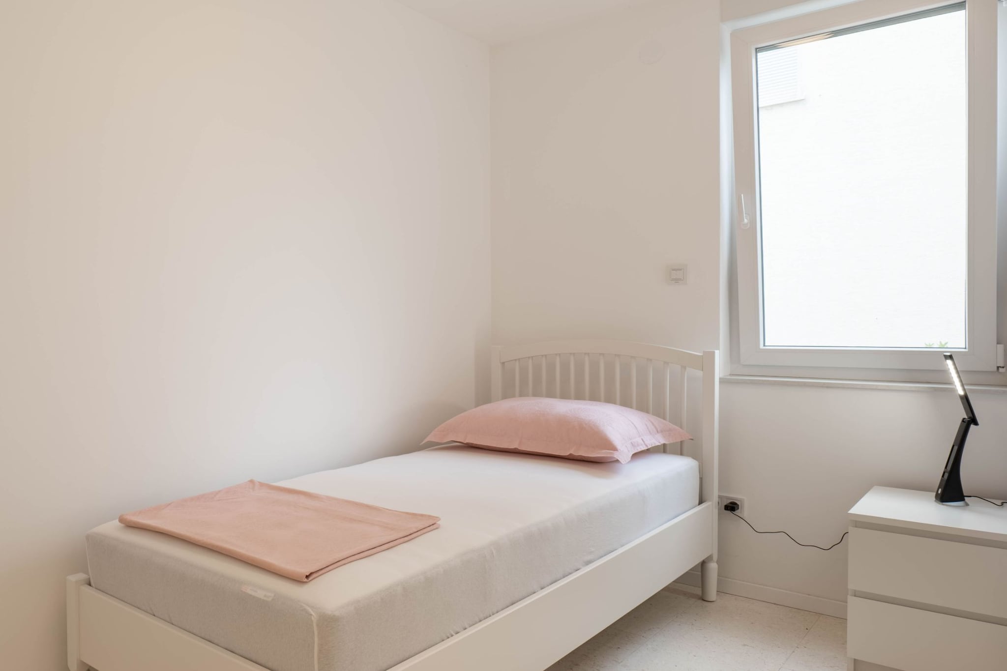 Spacious Povljana Apartment with Sea View and Terrace - Three Bedroom Apartment with Sea View and Balcony-Bedroom