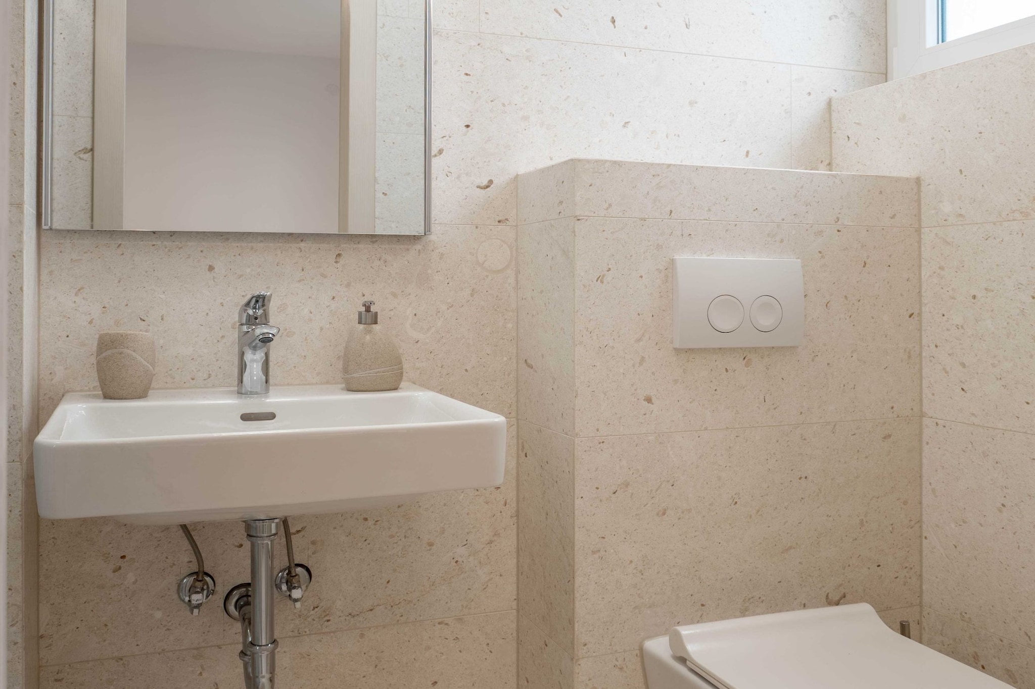 Spacious Povljana Apartment with Sea View and Terrace - Three Bedroom Apartment with Sea View and Balcony-Bathroom