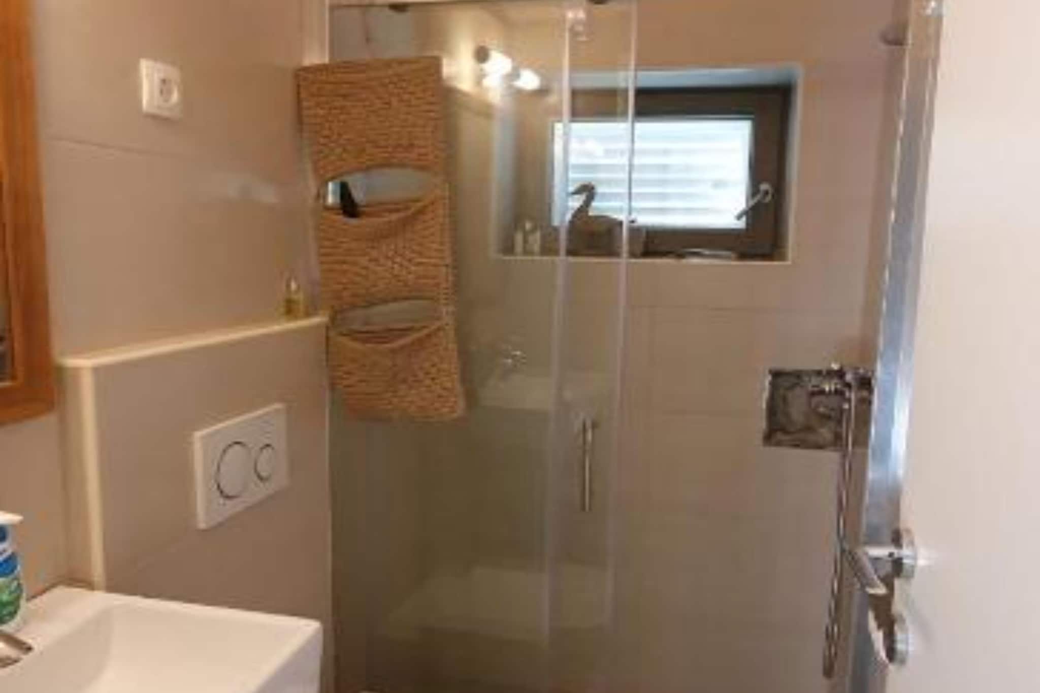 Seafront Dreamy Holiday Home Spina with Pool - Two Bedroom Holiday Home with Pool-Bathroom