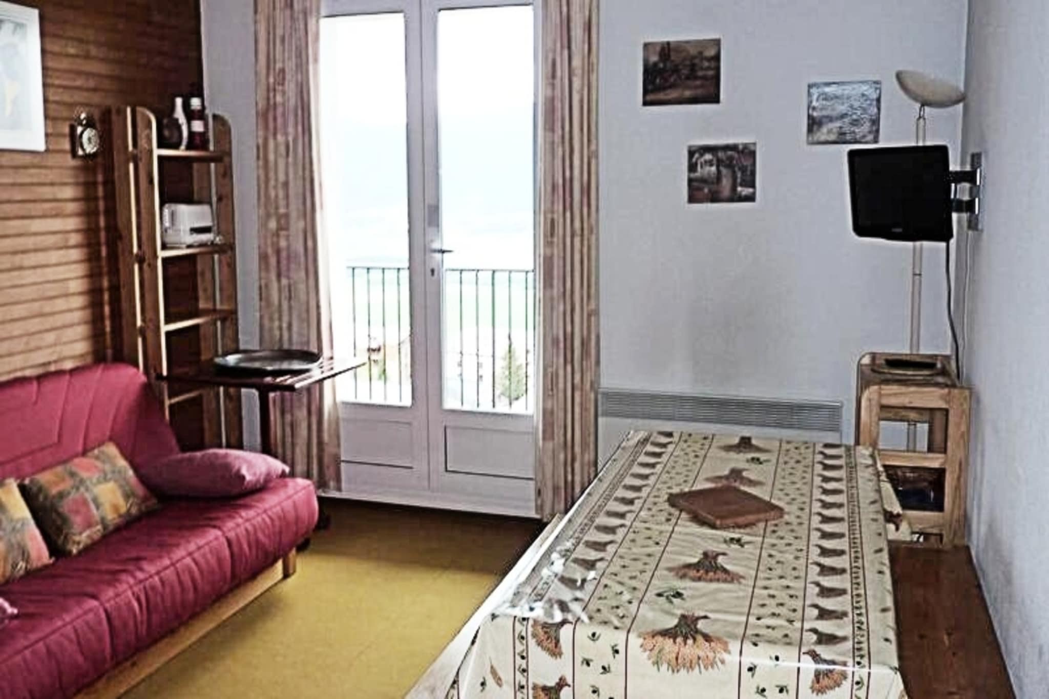 3 Rooms for 6 People