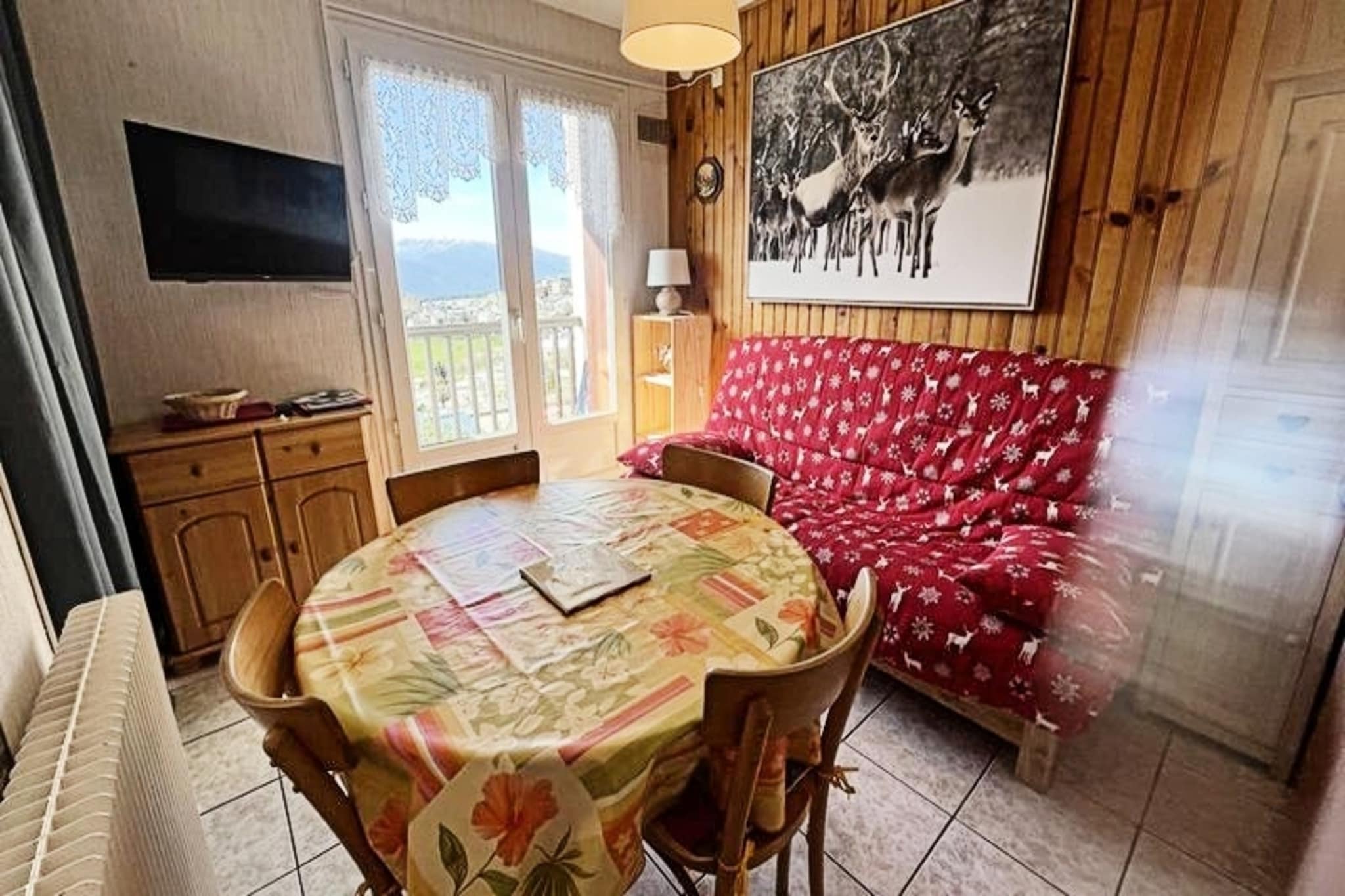 Apartment in Matemale with Lake Views