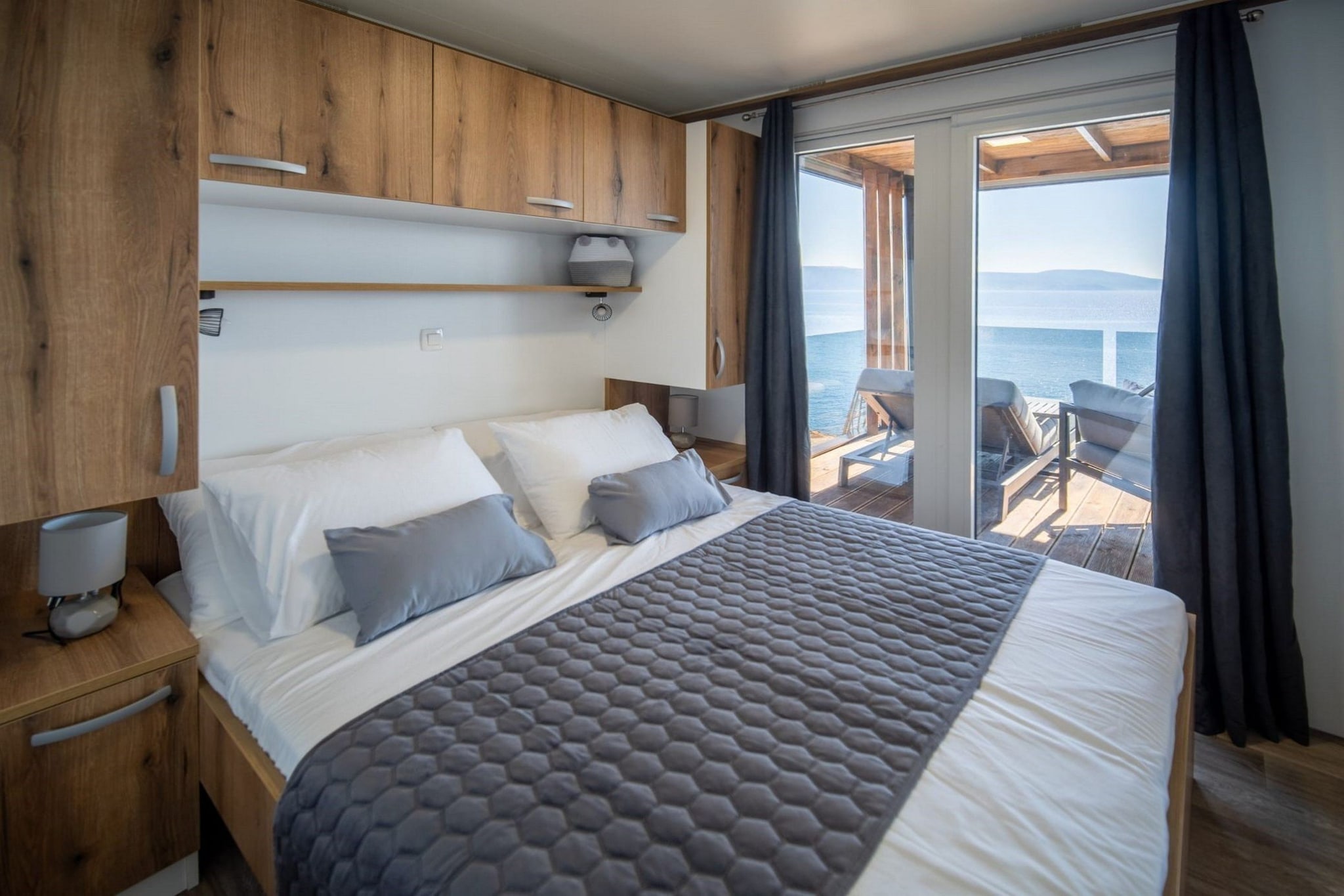 Seaside Deluxe Escape at Klenovica Camping - Two Bedroom Mobile Home with Hot-Tub  (owner 419)-Schlafzimmer