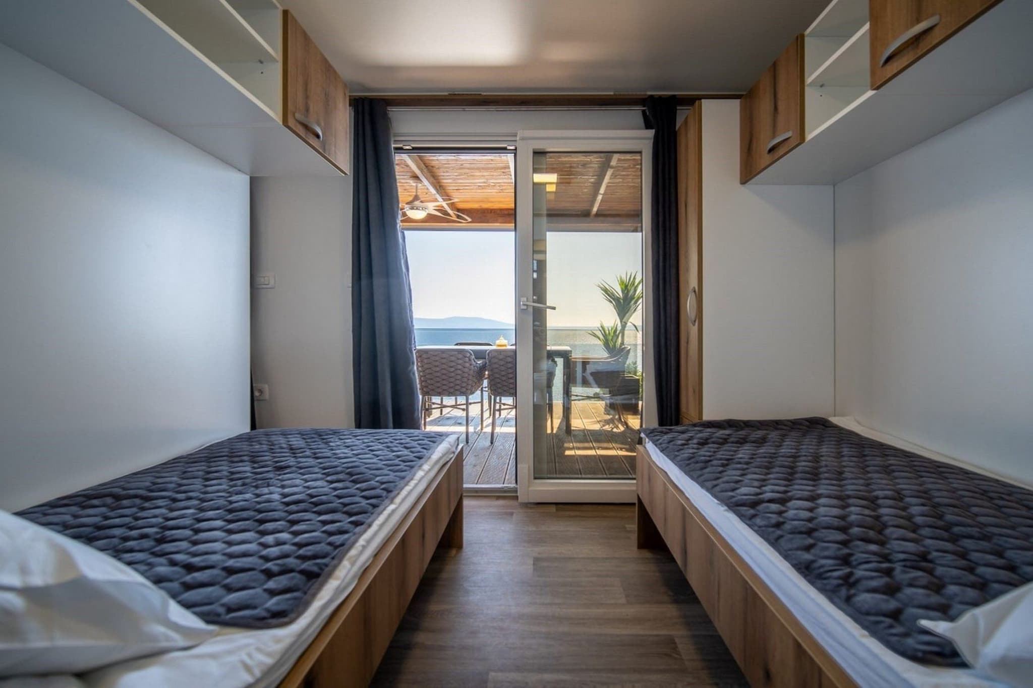 Seaside Deluxe Escape at Klenovica Camping - Two Bedroom Mobile Home with Hot-Tub  (owner 419)-Schlafzimmer