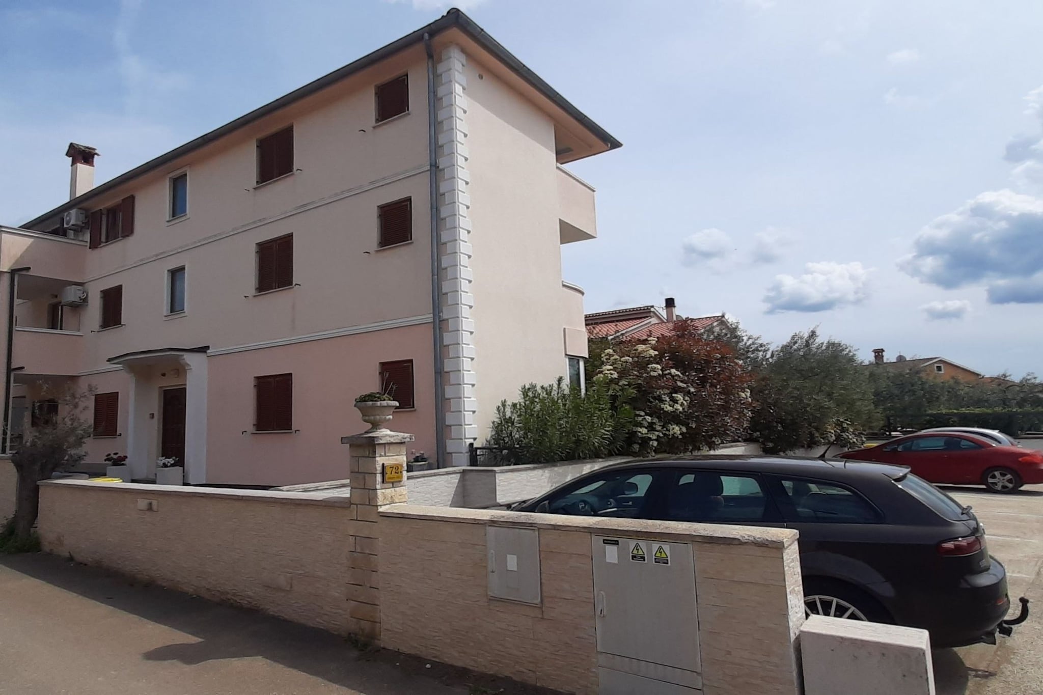 Modern and Bright Fazana Apartment with Balcony and Sea View - One Bedroom Apartment with Balcony and Sea View-Buitenlucht
