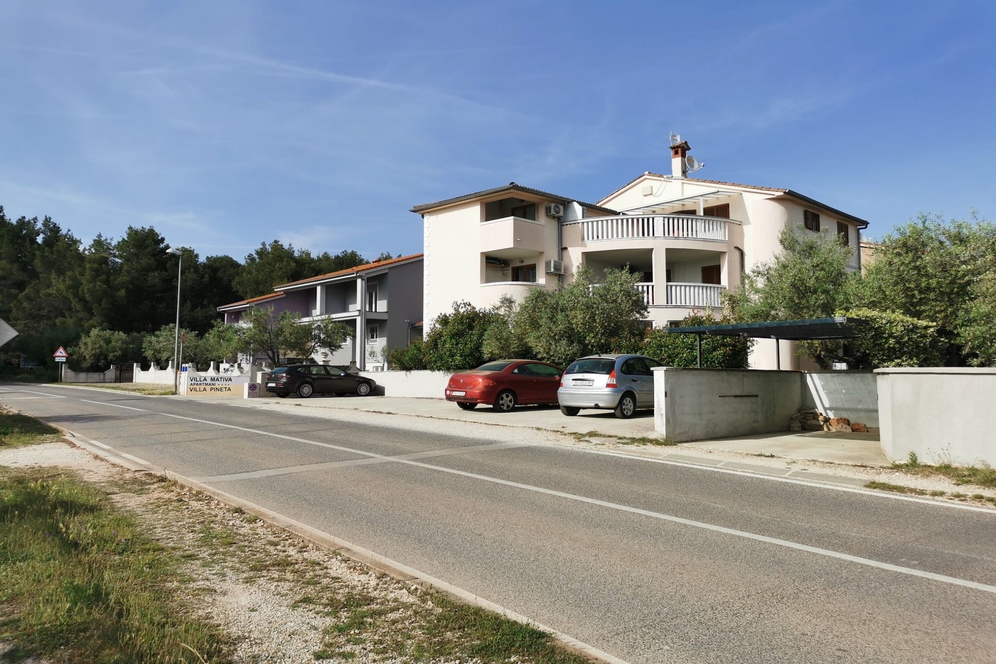 Modern and Bright Fazana Apartment with Balcony and Sea View - One Bedroom Apartment with Balcony and Sea View-Buitenlucht
