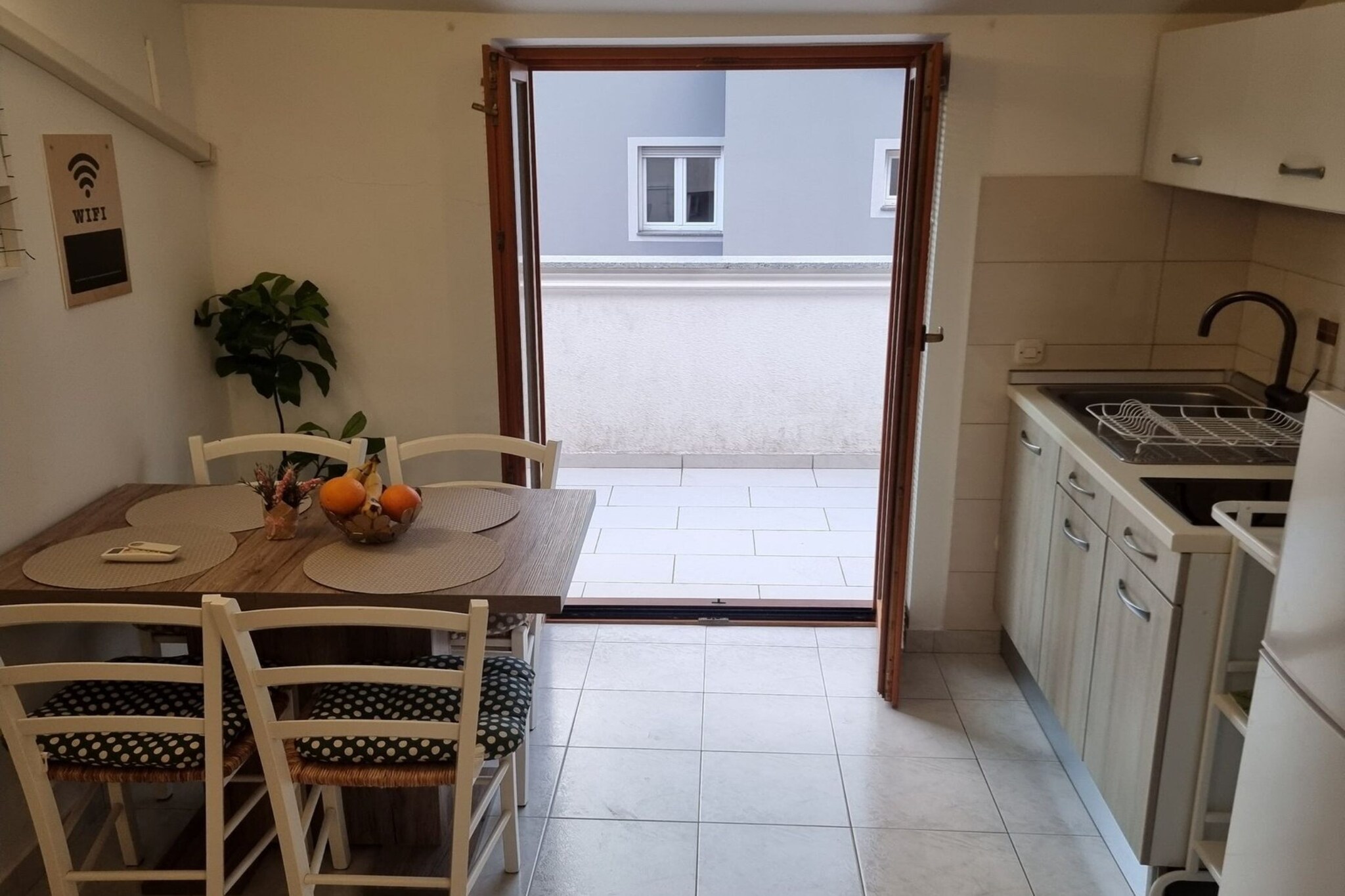 Modern and Bright Fazana Apartment with Balcony and Sea View - One Bedroom Apartment with Balcony and Sea View-Keuken