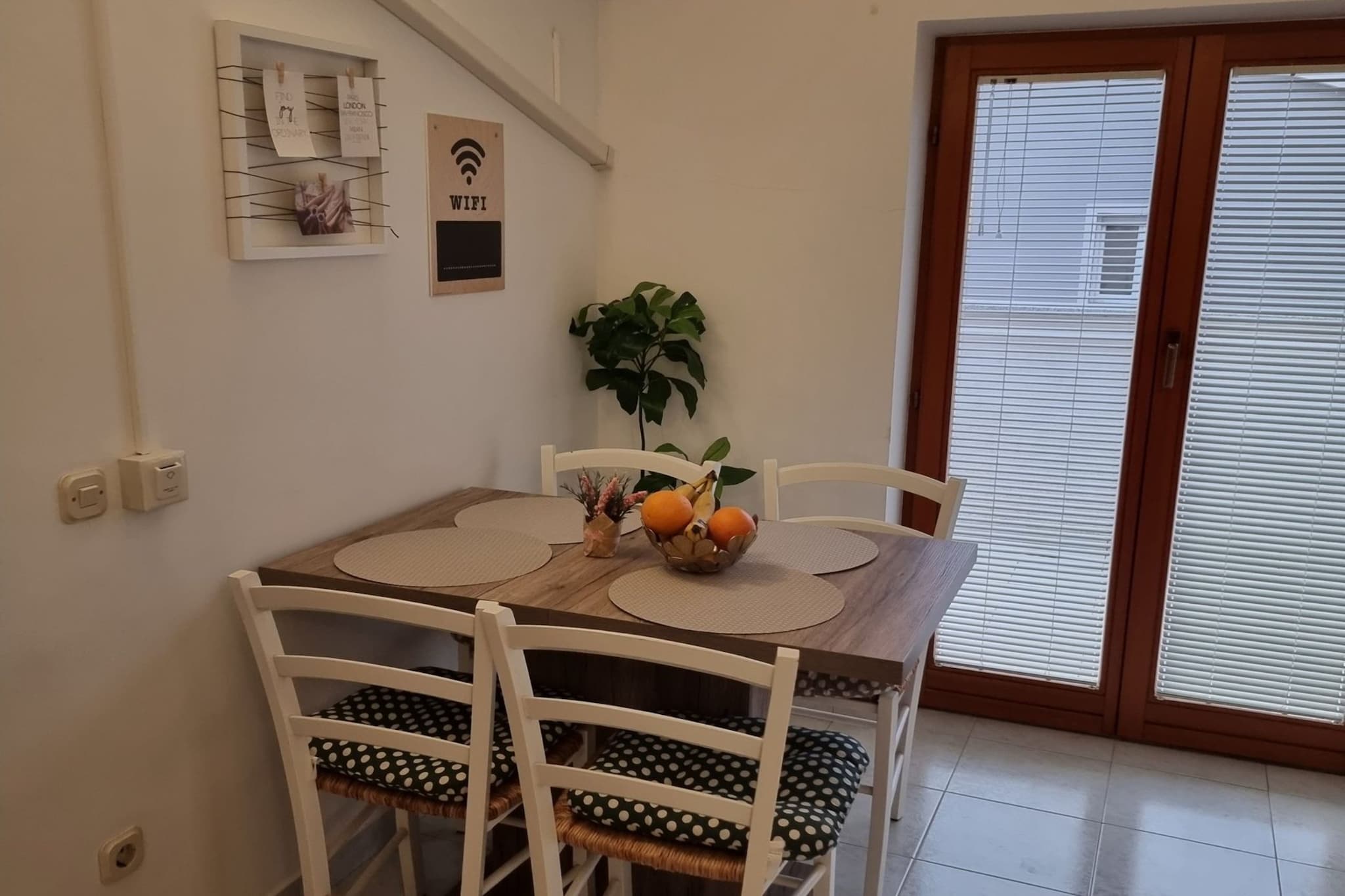 Modern and Bright Fazana Apartment with Balcony and Sea View - One Bedroom Apartment with Balcony and Sea View-Keuken