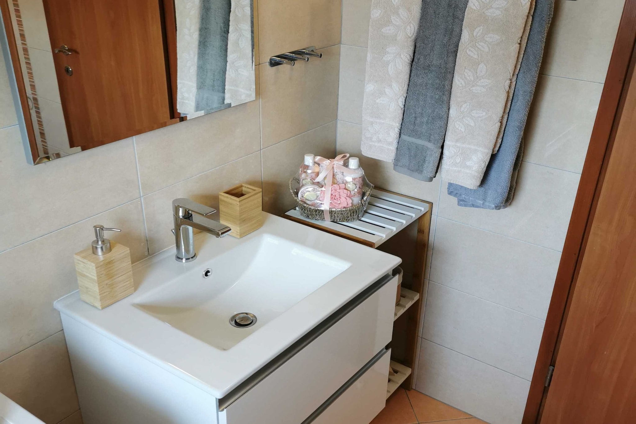 Modern and Bright Fazana Apartment with Balcony and Sea View - One Bedroom Apartment with Balcony and Sea View-Badkamer