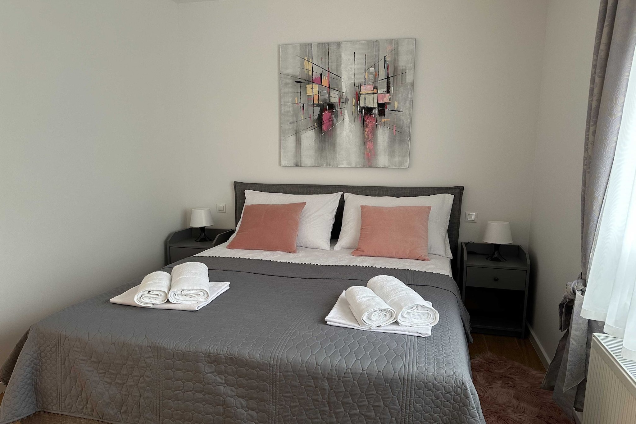 Cozy Retreat in Krapinske Toplice: Comfort and Prime Location with Pivate Parking - One Bedroom Apartment-Slaapkamer