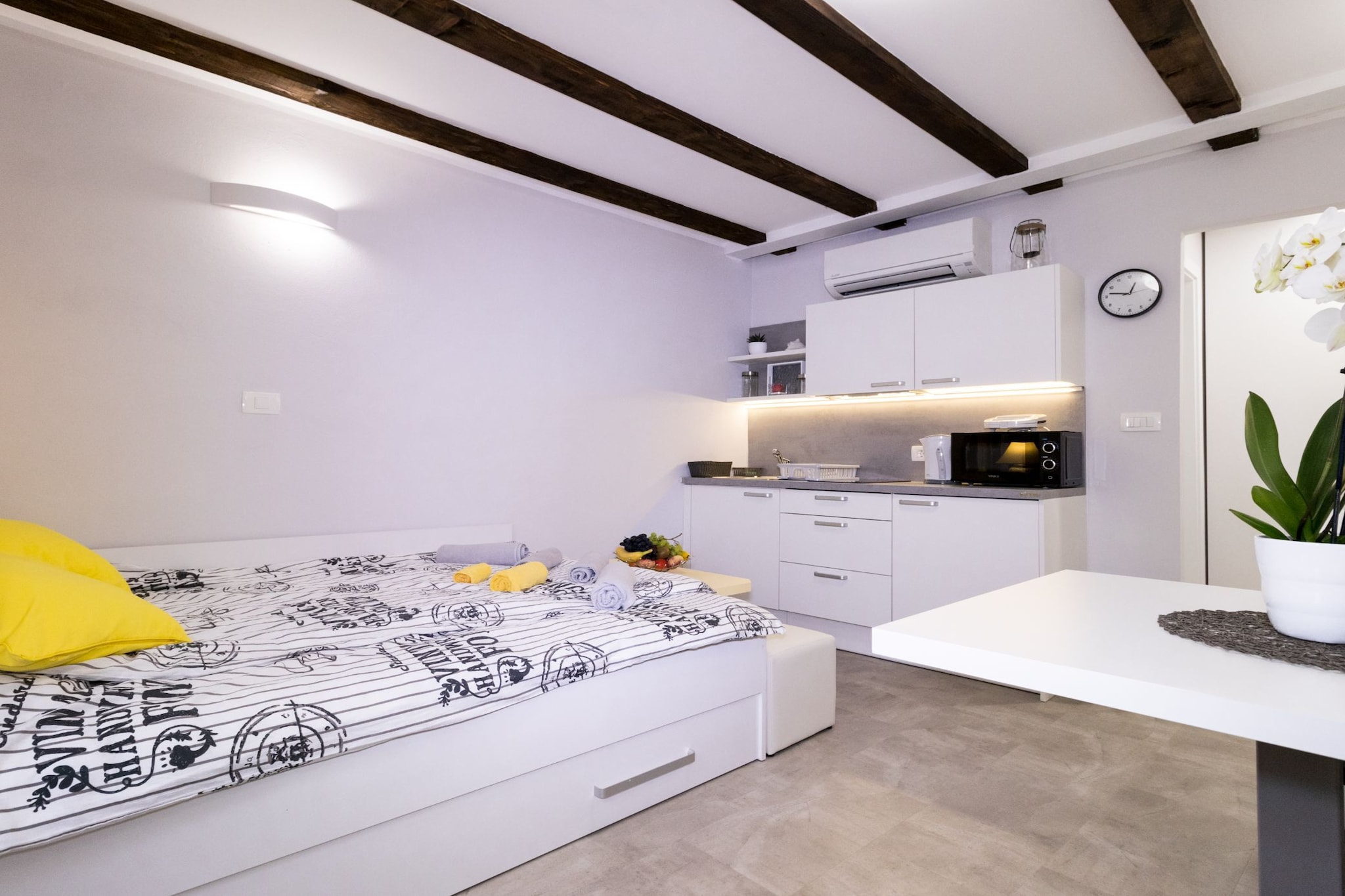 Piran Downtown Chic and Cozy Apartments - Classic One Bedroom Apartment (owner 1.V)-Slaapkamer