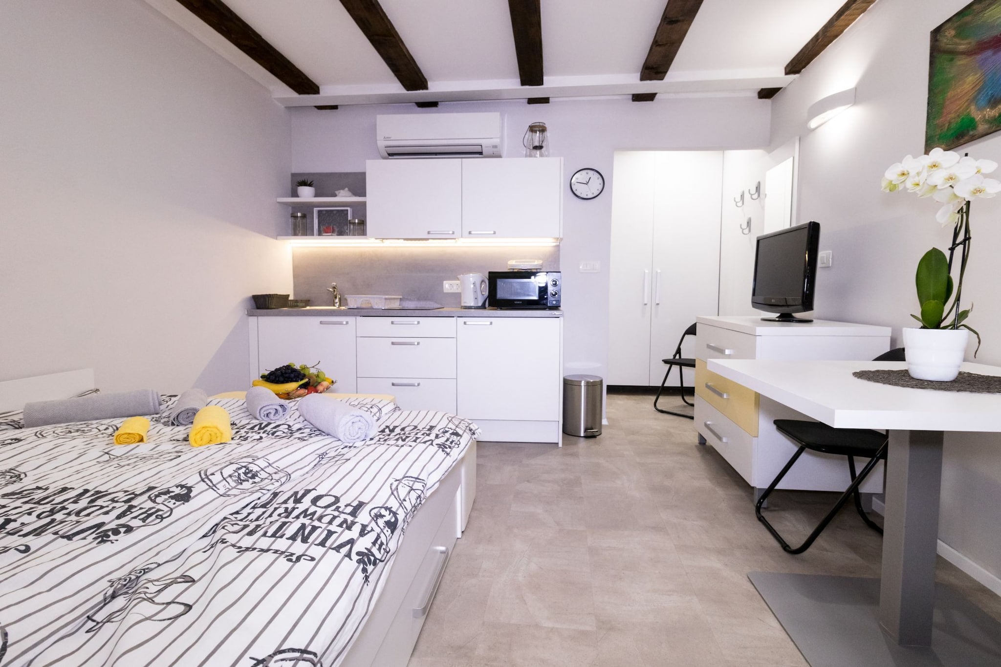Piran Downtown Chic and Cozy Apartments - Classic One Bedroom Apartment (owner 1.V)-Slaapkamer