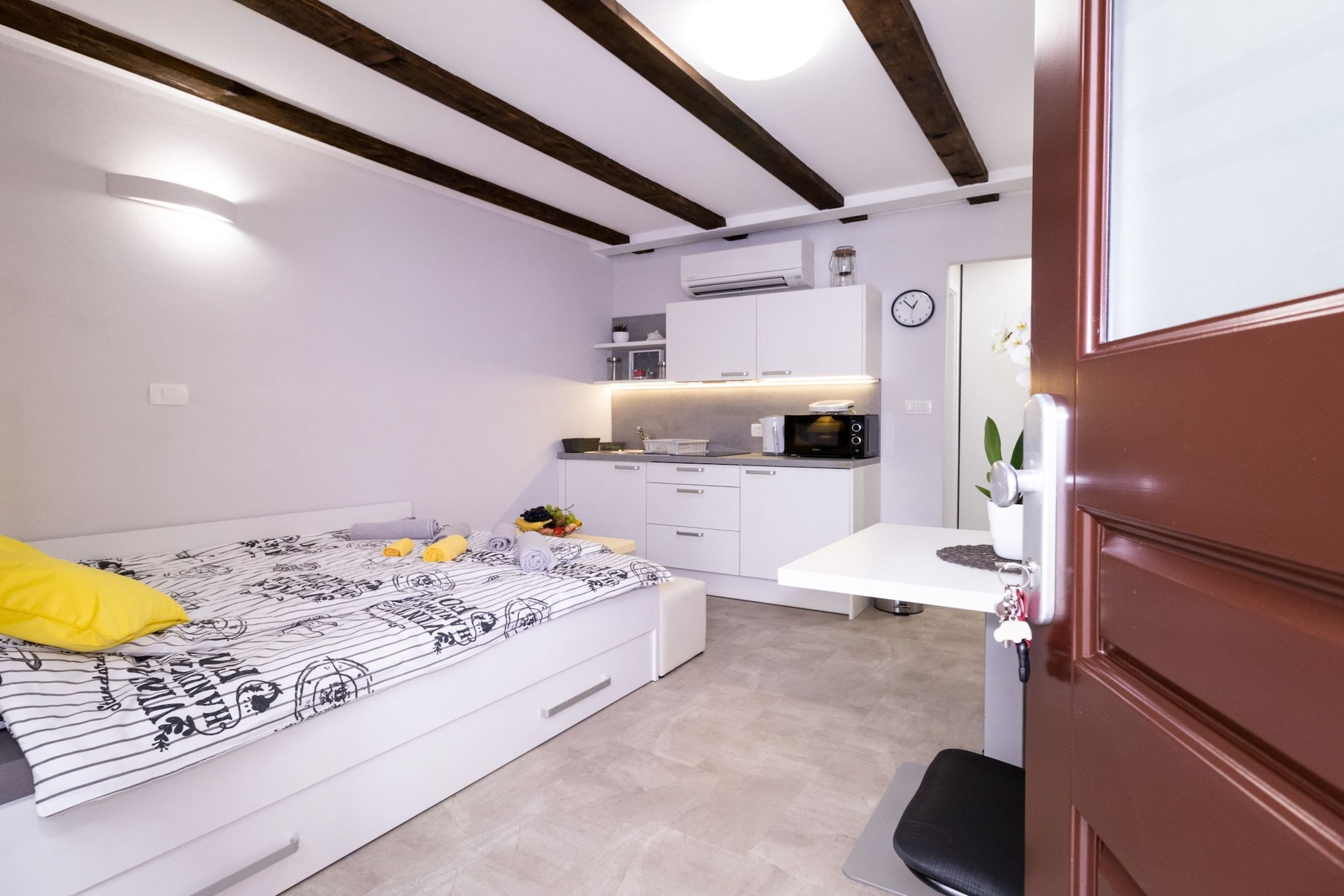Piran Downtown Chic and Cozy Apartments - Classic One Bedroom Apartment (owner 1.V)