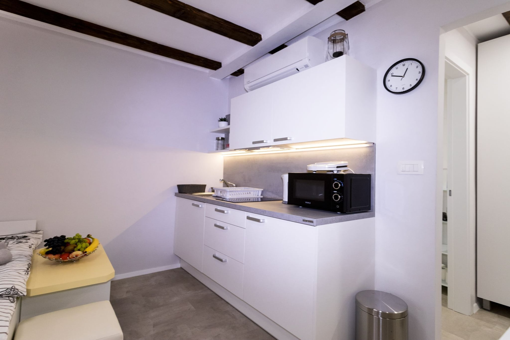 Piran Downtown Chic and Cozy Apartments - Classic One Bedroom Apartment (owner 1.V)-Keuken