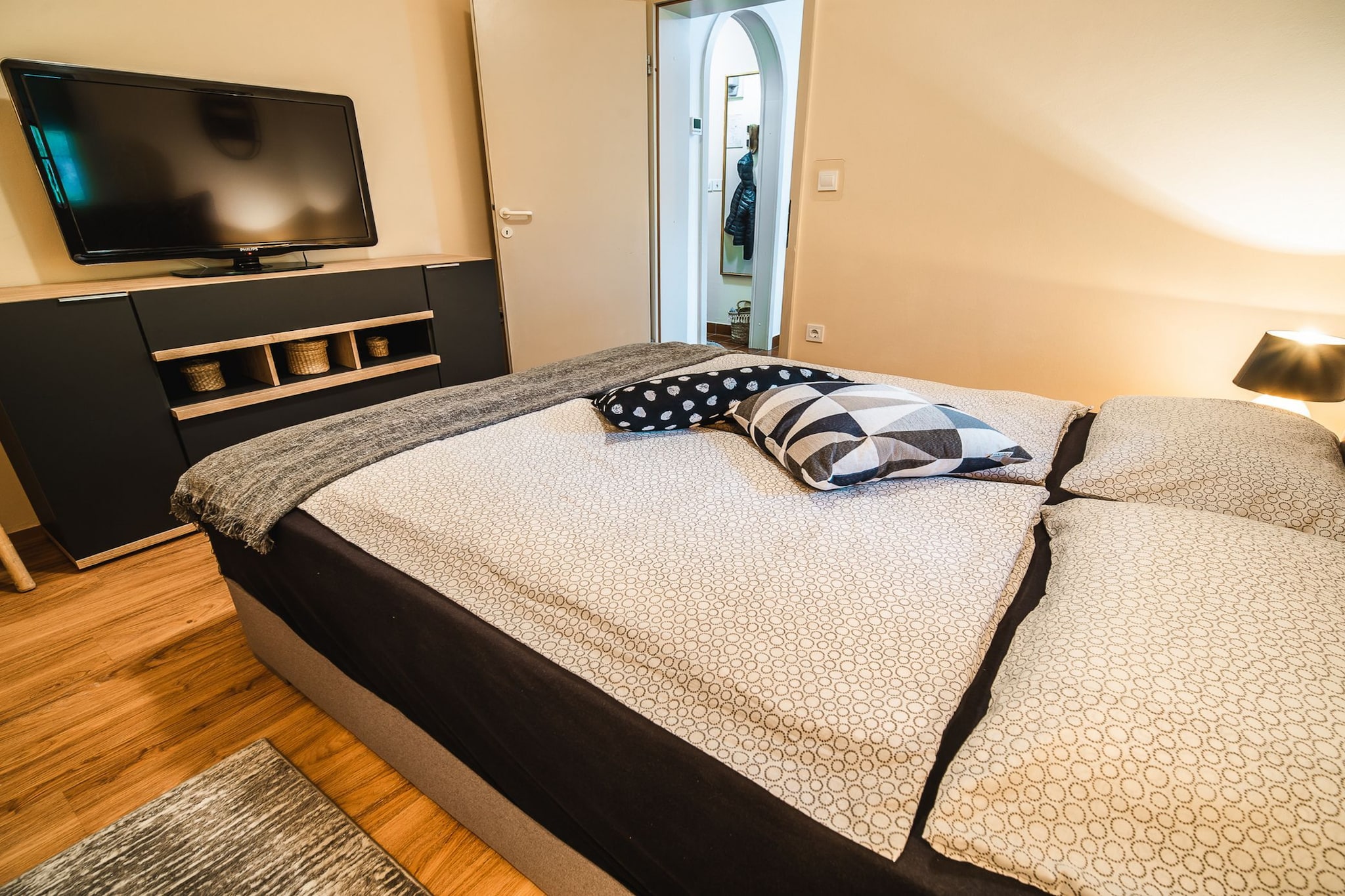 Rustic and Radiant Retreat Apartments with Terrace - Standard One Bedroom Apartment with Terrace (owner app 65)-Slaapkamer