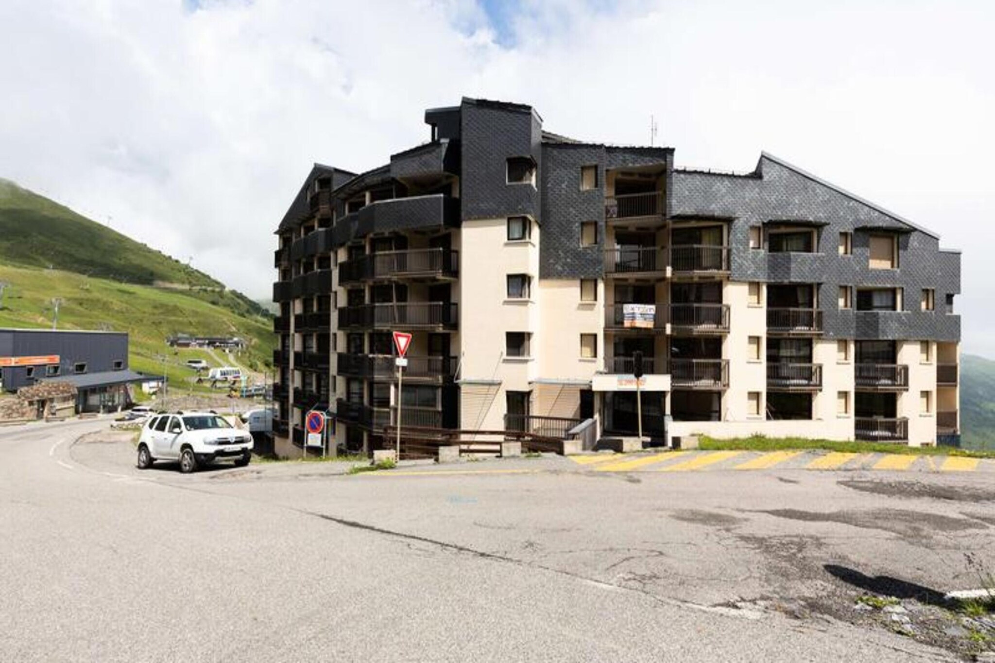 Apartment in Pla d'Adet by Pyrenees Slopes