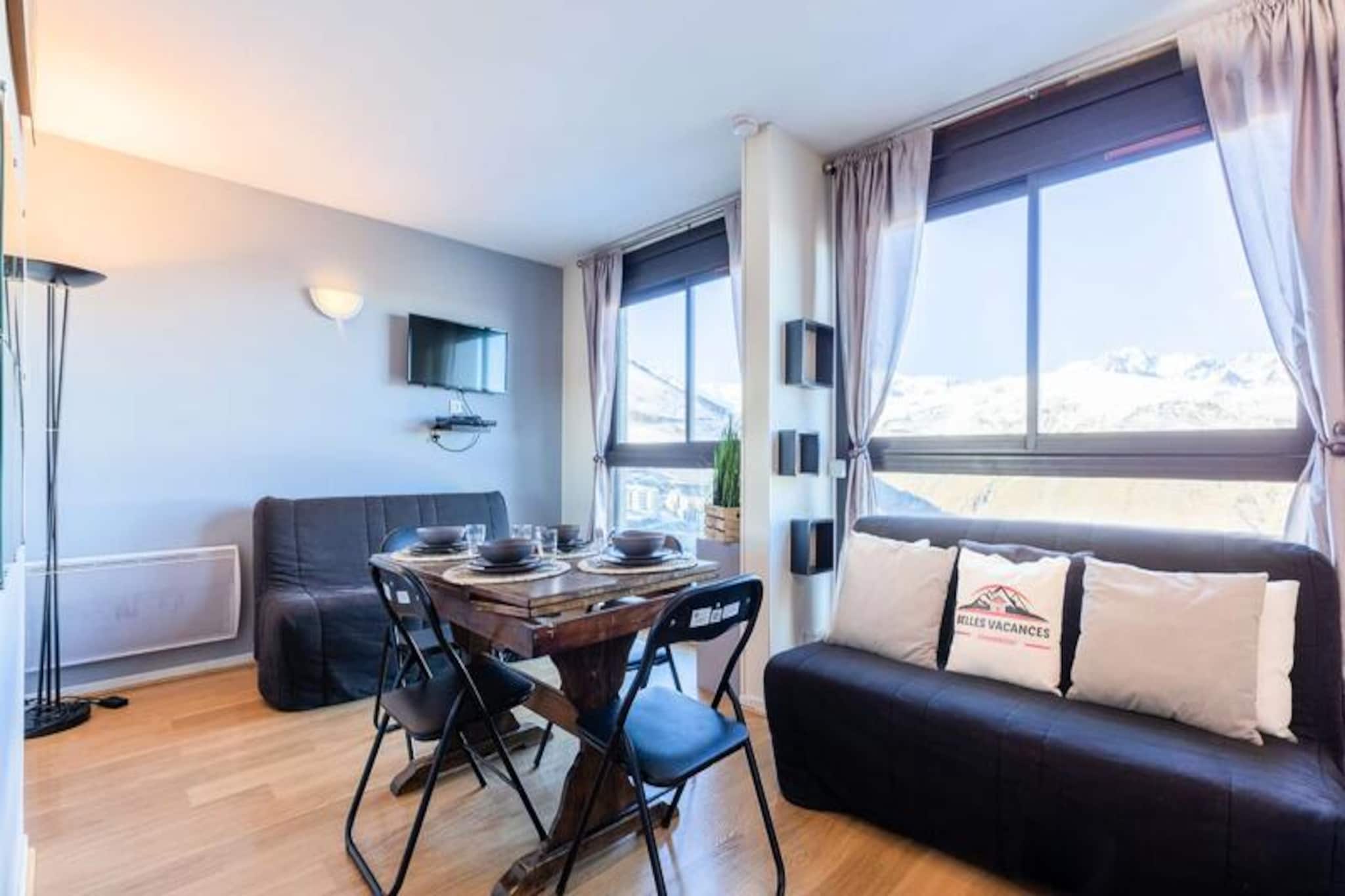 Studio in Pla d'Adet with Pyrenees Views